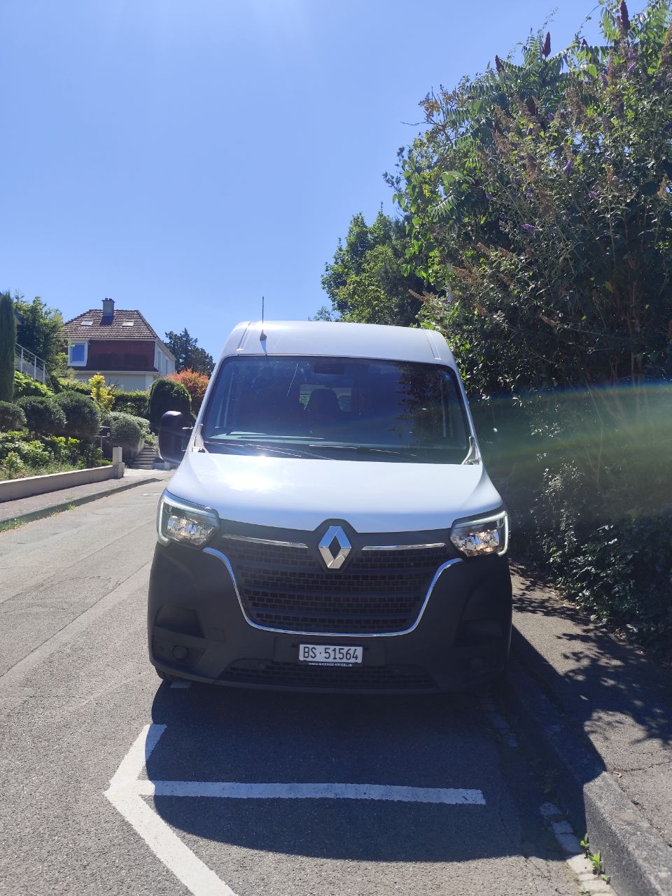 RENAULT Master 3 DCI 180-image-1