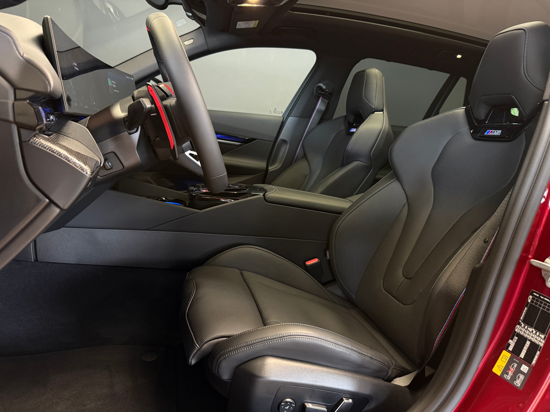 BMW M5 xDrive Touring-image-13
