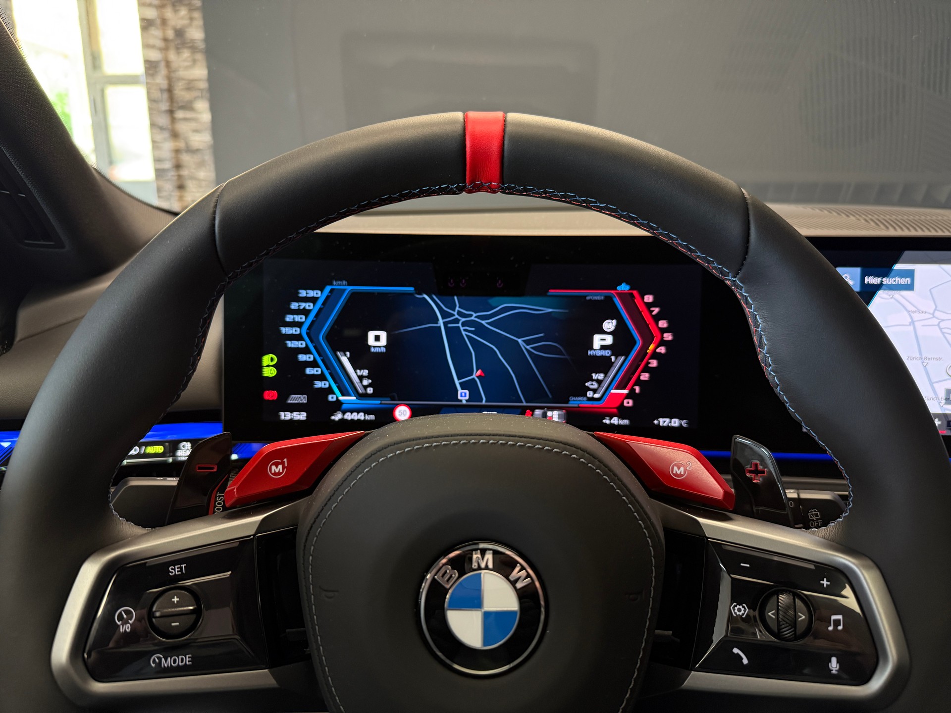 BMW M5 xDrive Touring-image-12