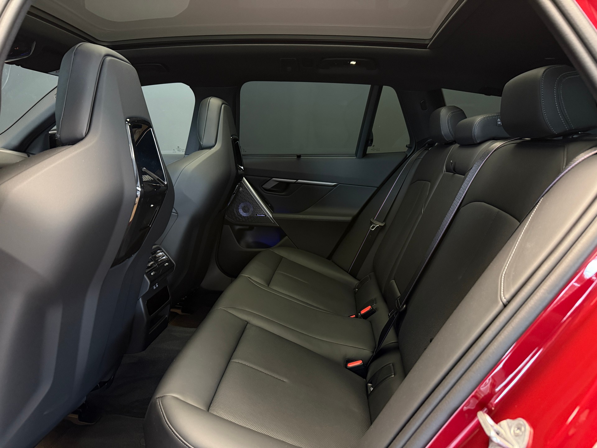 BMW M5 xDrive Touring-image-16