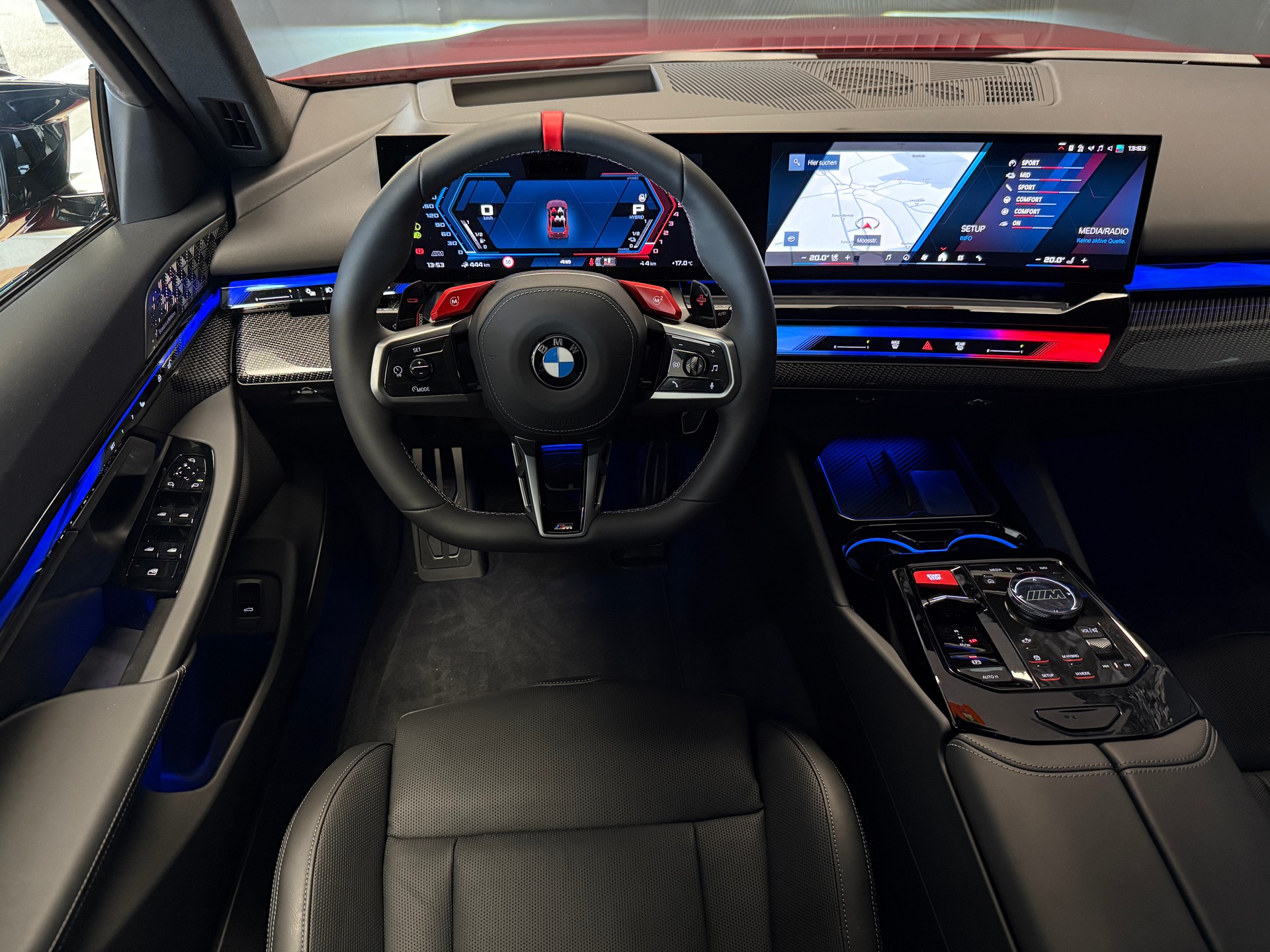 BMW M5 xDrive Touring-image-7
