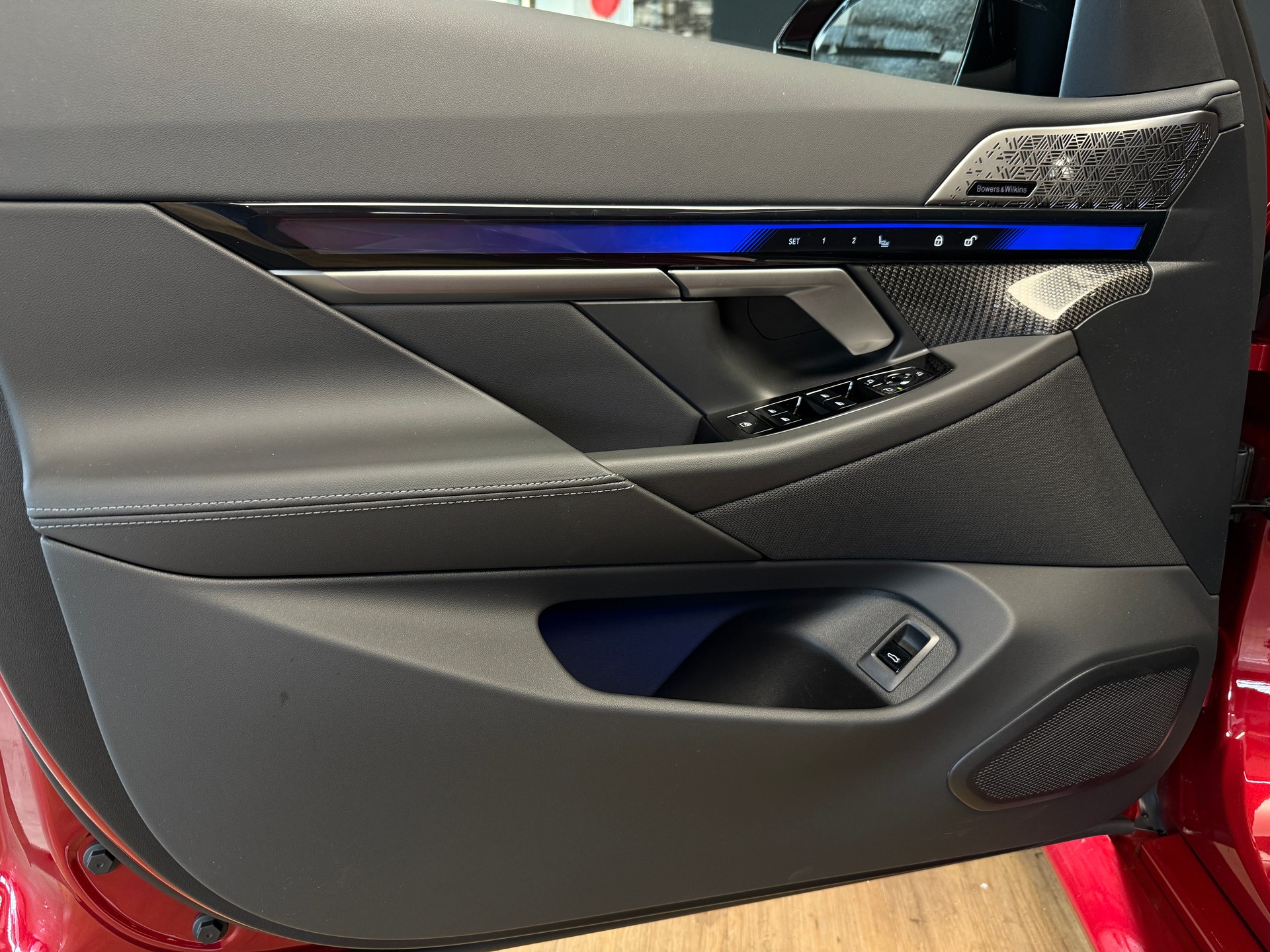 BMW M5 xDrive Touring-image-15