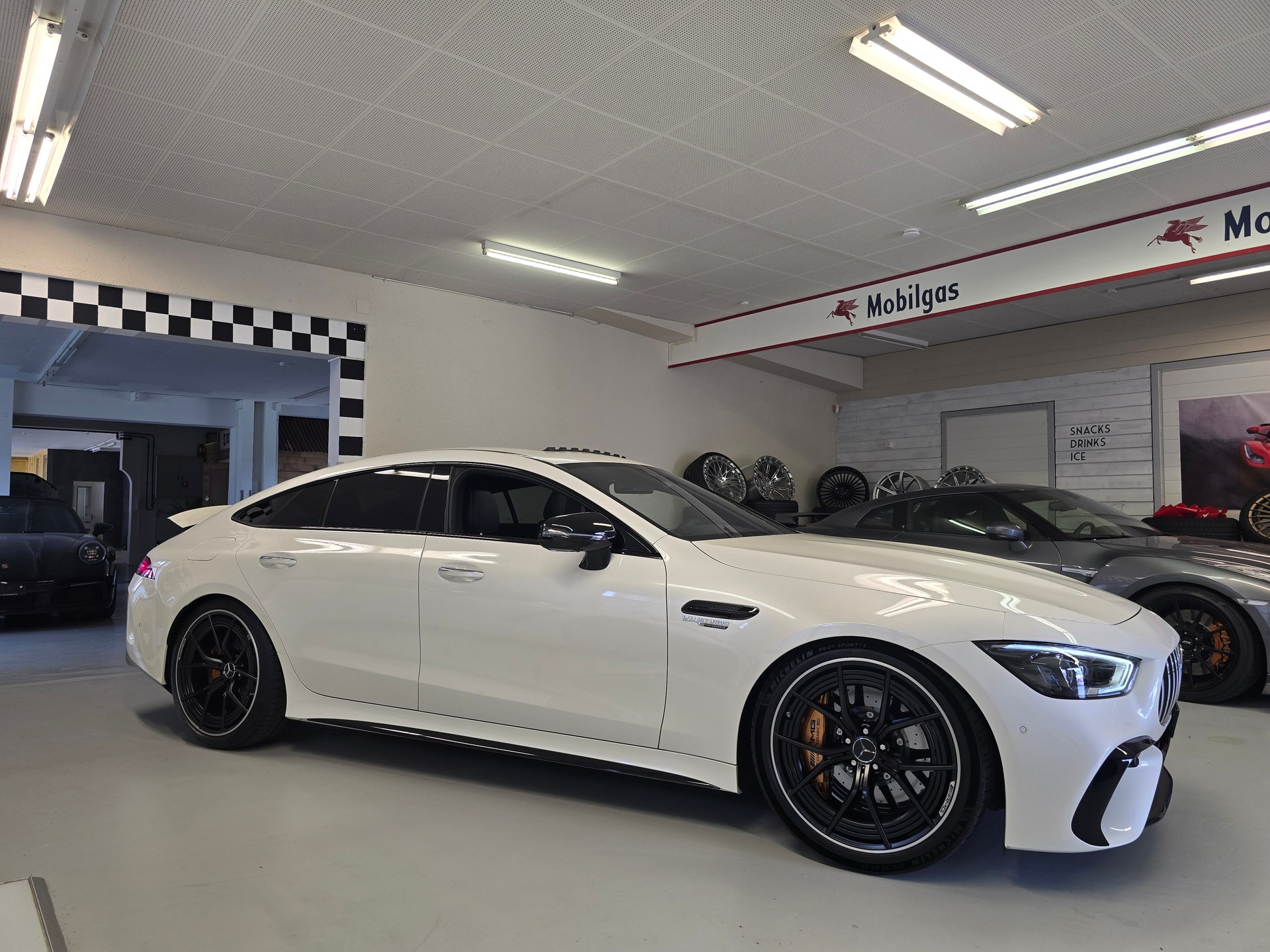 MERCEDES-BENZ AMG GT 4 63 S 4Matic+ E Performance MCT-showroom-element-2