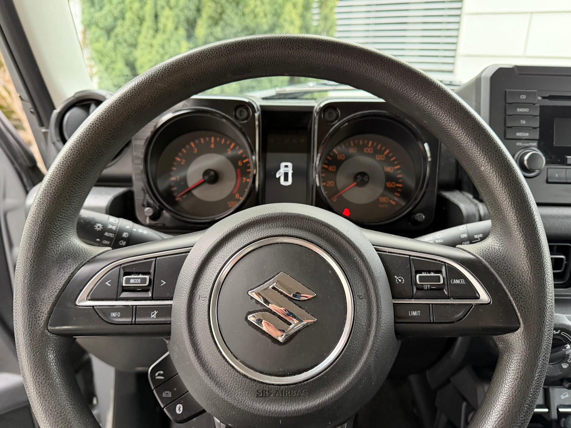 SUZUKI Jimny 1.5 Compact+ 4x4 Automat 4-Plätzer *inkl. Anhängerkupplung*-image-12