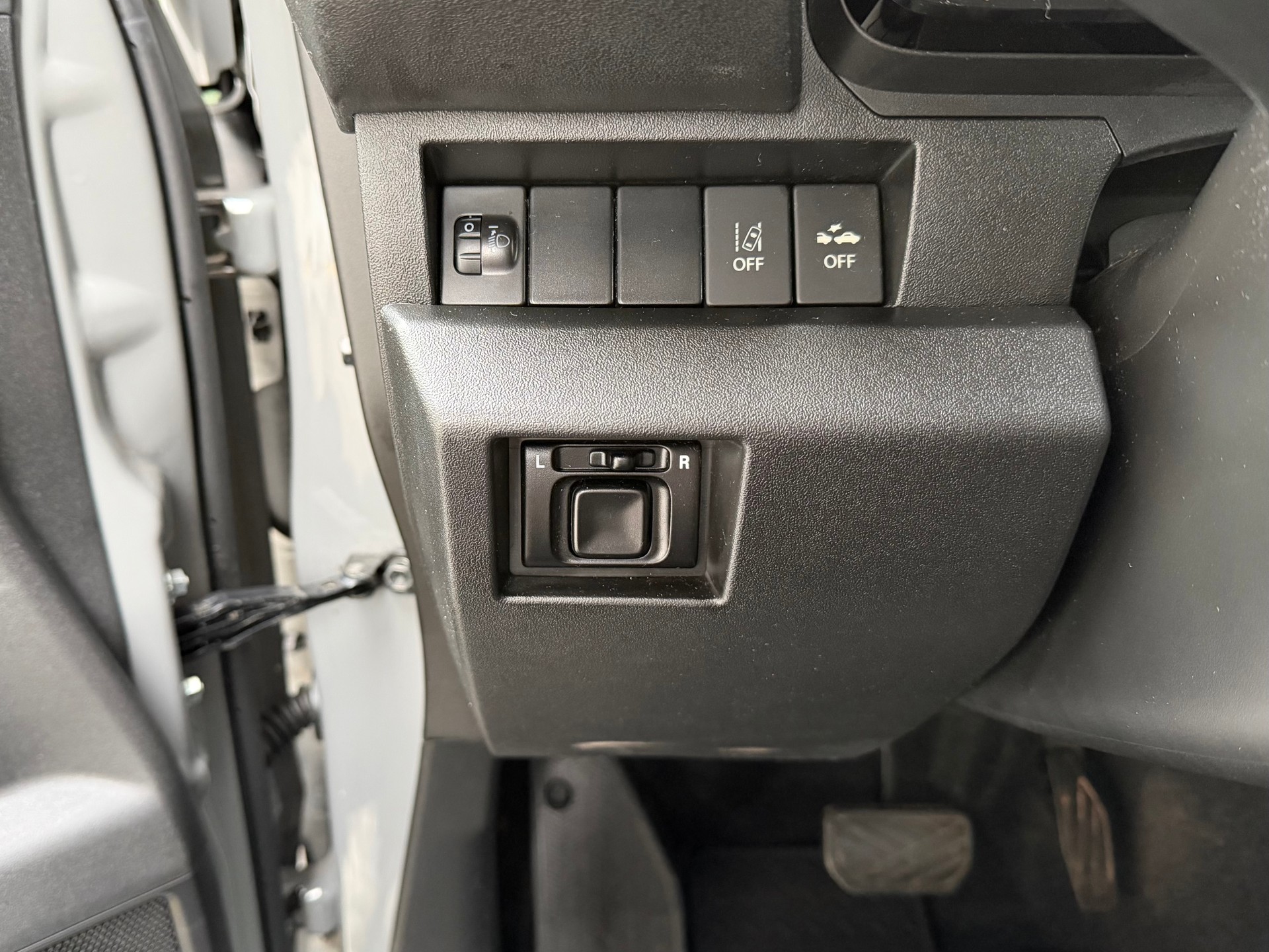 SUZUKI Jimny 1.5 Compact+ 4x4 Automat 4-Plätzer *inkl. Anhängerkupplung*-image-11