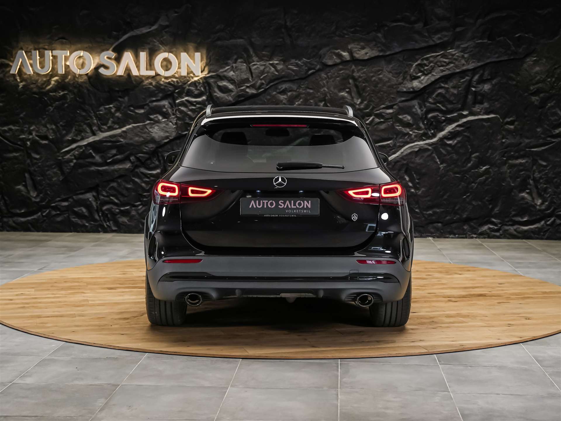 MERCEDES-BENZ GLA 35 AMG 4Matic 8G-Speedshift DCT *ALL BLACK*AHK*Ambientebeleuchtung*-showroom-element-3