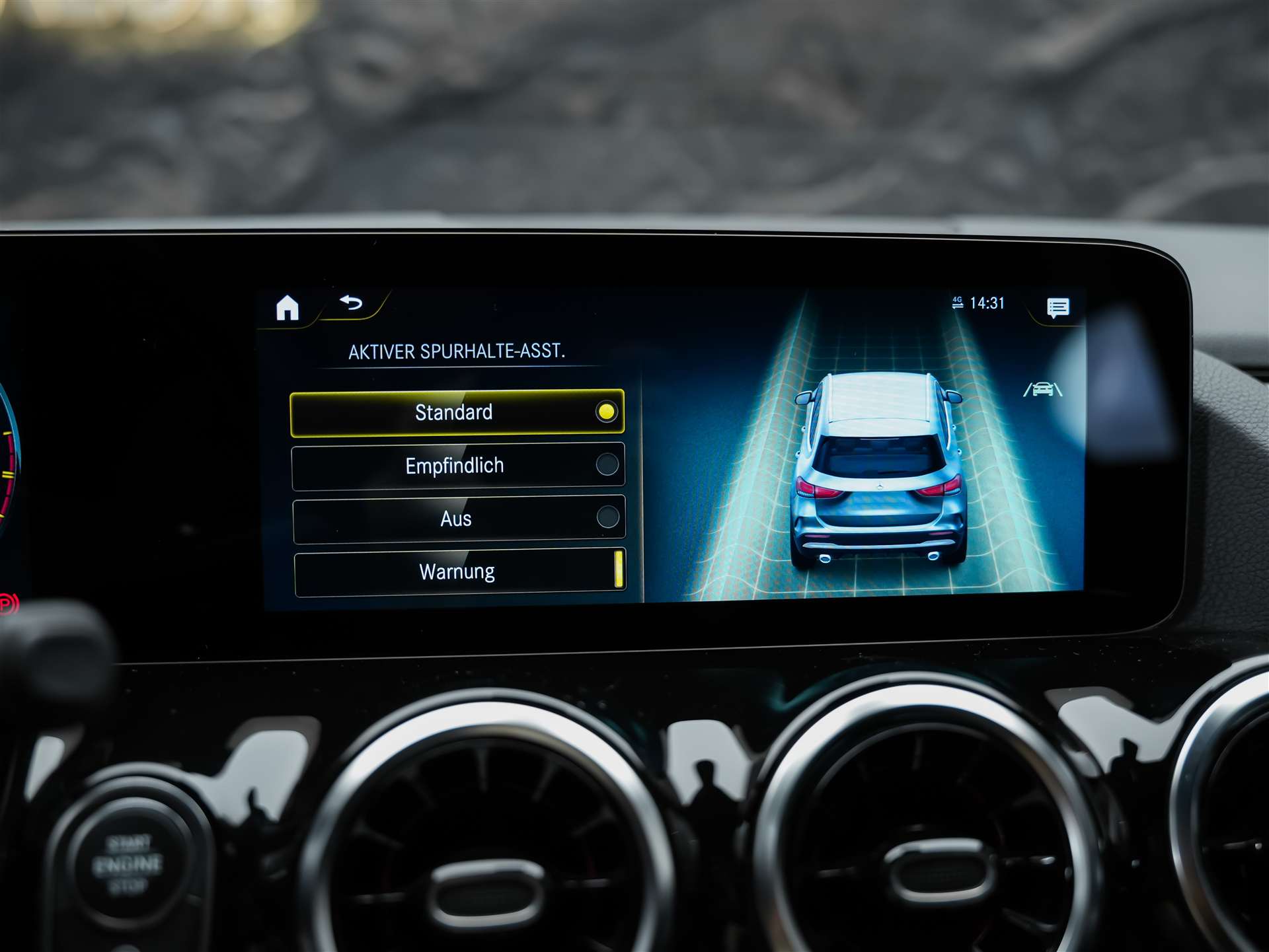 MERCEDES-BENZ GLA 35 AMG 4Matic 8G-Speedshift DCT *ALL BLACK*AHK*Ambientebeleuchtung*-image-34