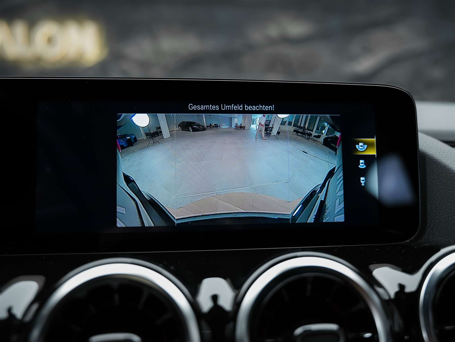 MERCEDES-BENZ GLA 35 AMG 4Matic 8G-Speedshift DCT *ALL BLACK*AHK*Ambientebeleuchtung*-image-41