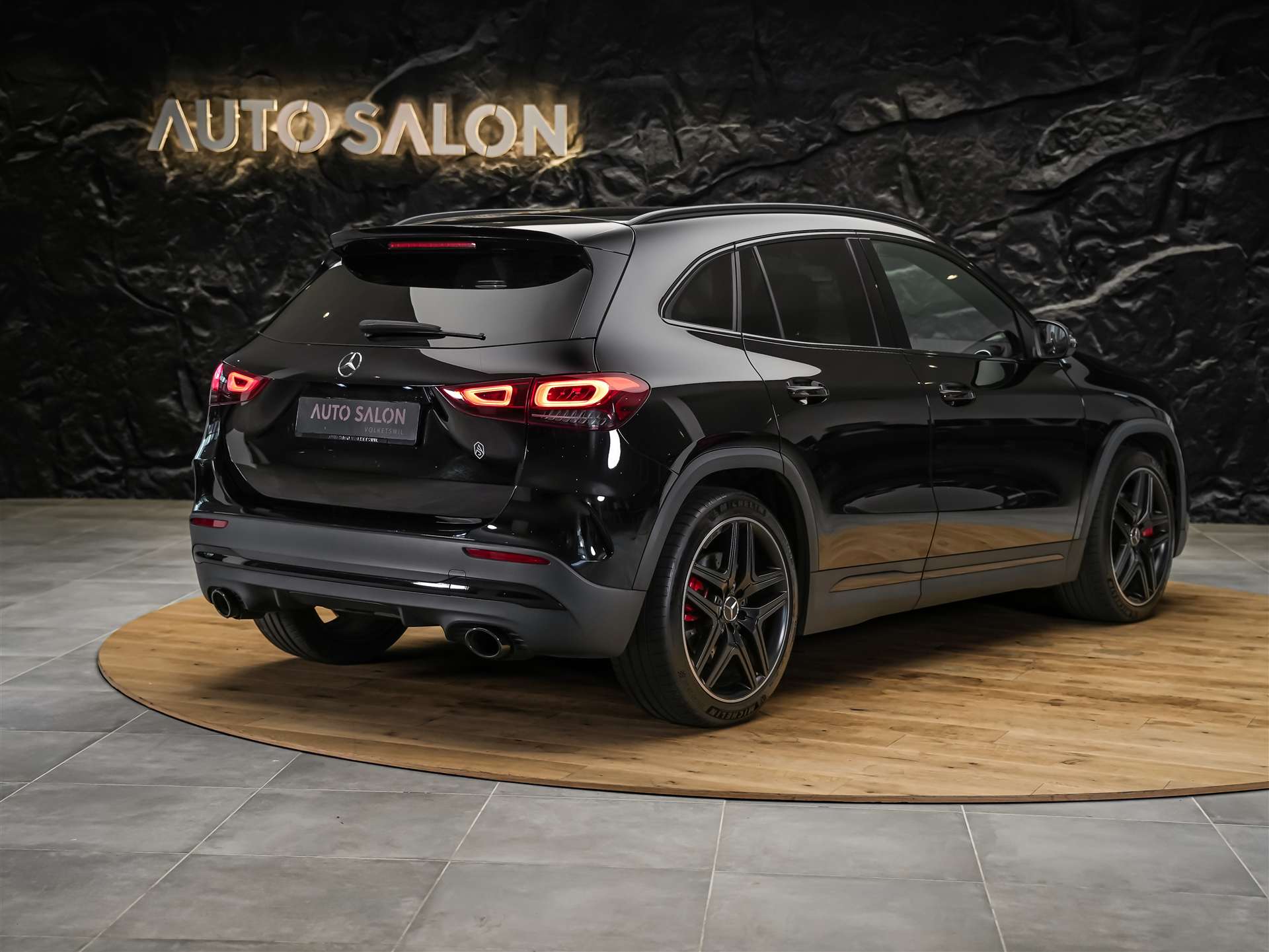 MERCEDES-BENZ GLA 35 AMG 4Matic 8G-Speedshift DCT *ALL BLACK*AHK*Ambientebeleuchtung*-image-5
