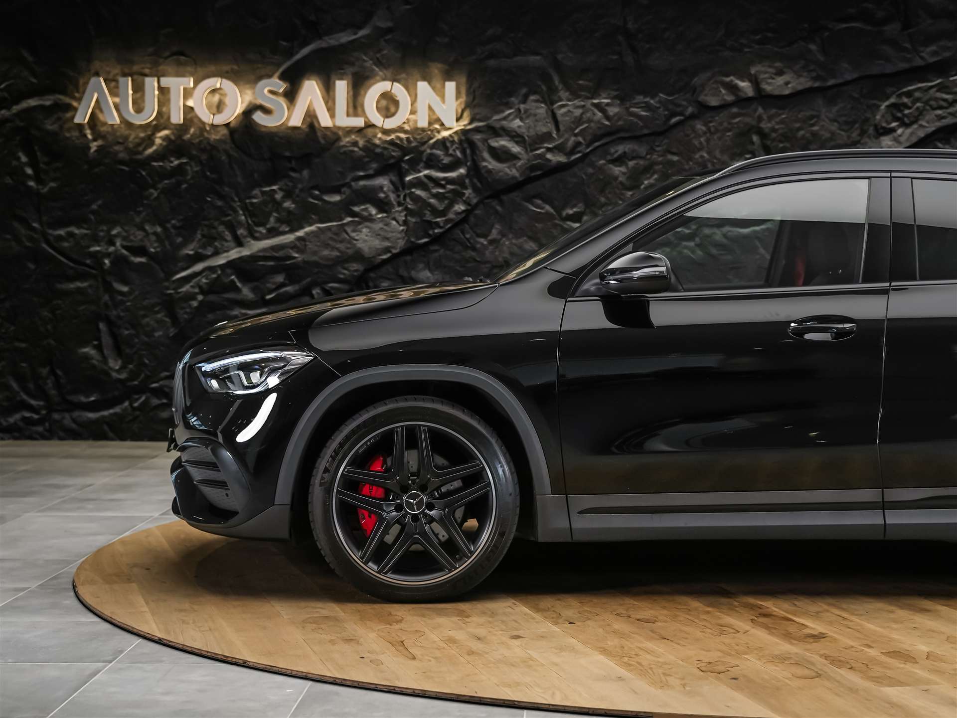 MERCEDES-BENZ GLA 35 AMG 4Matic 8G-Speedshift DCT *ALL BLACK*AHK*Ambientebeleuchtung*-image-15