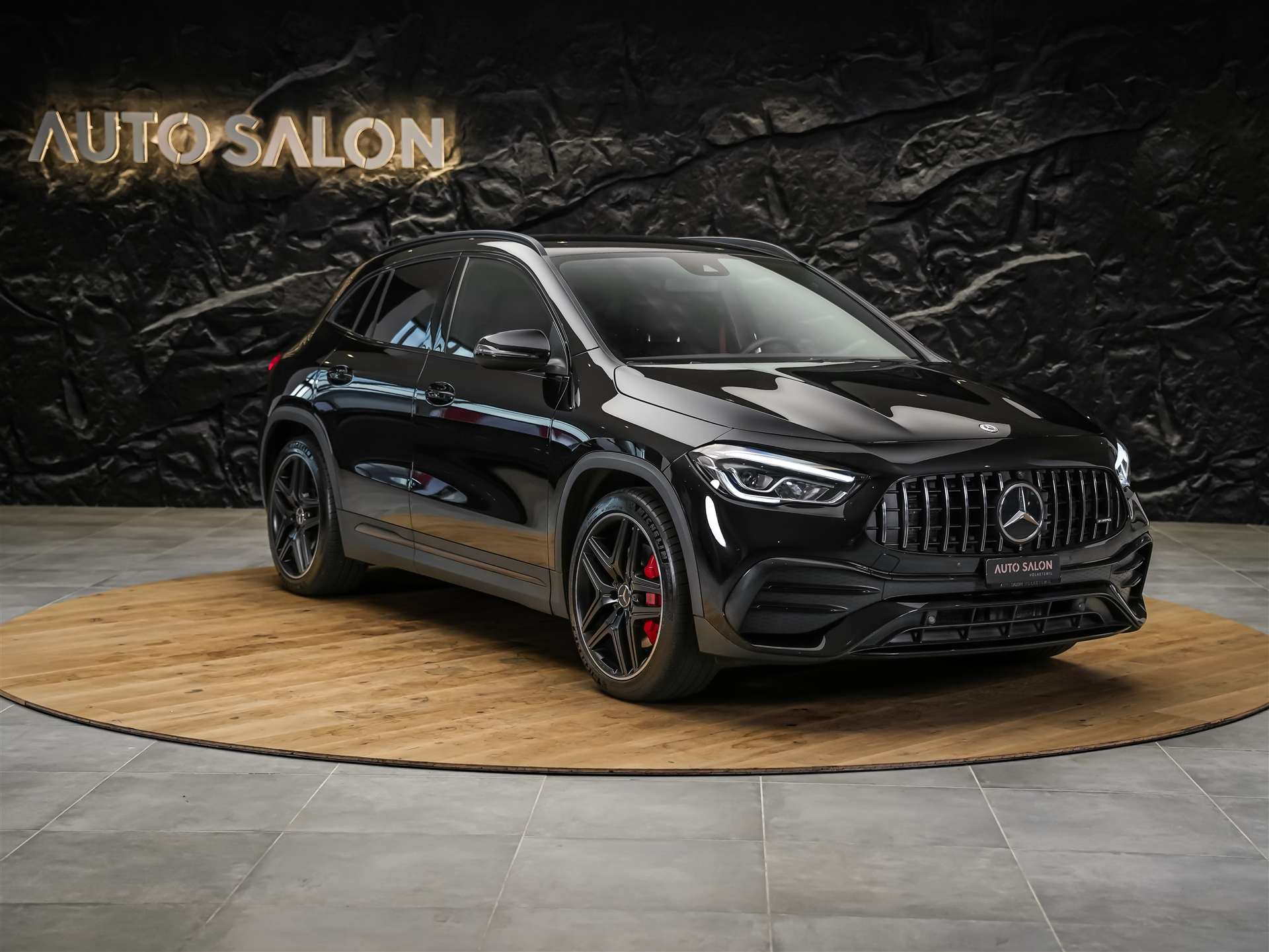MERCEDES-BENZ GLA 35 AMG 4Matic 8G-Speedshift DCT *ALL BLACK*AHK*Ambientebeleuchtung*-image-6