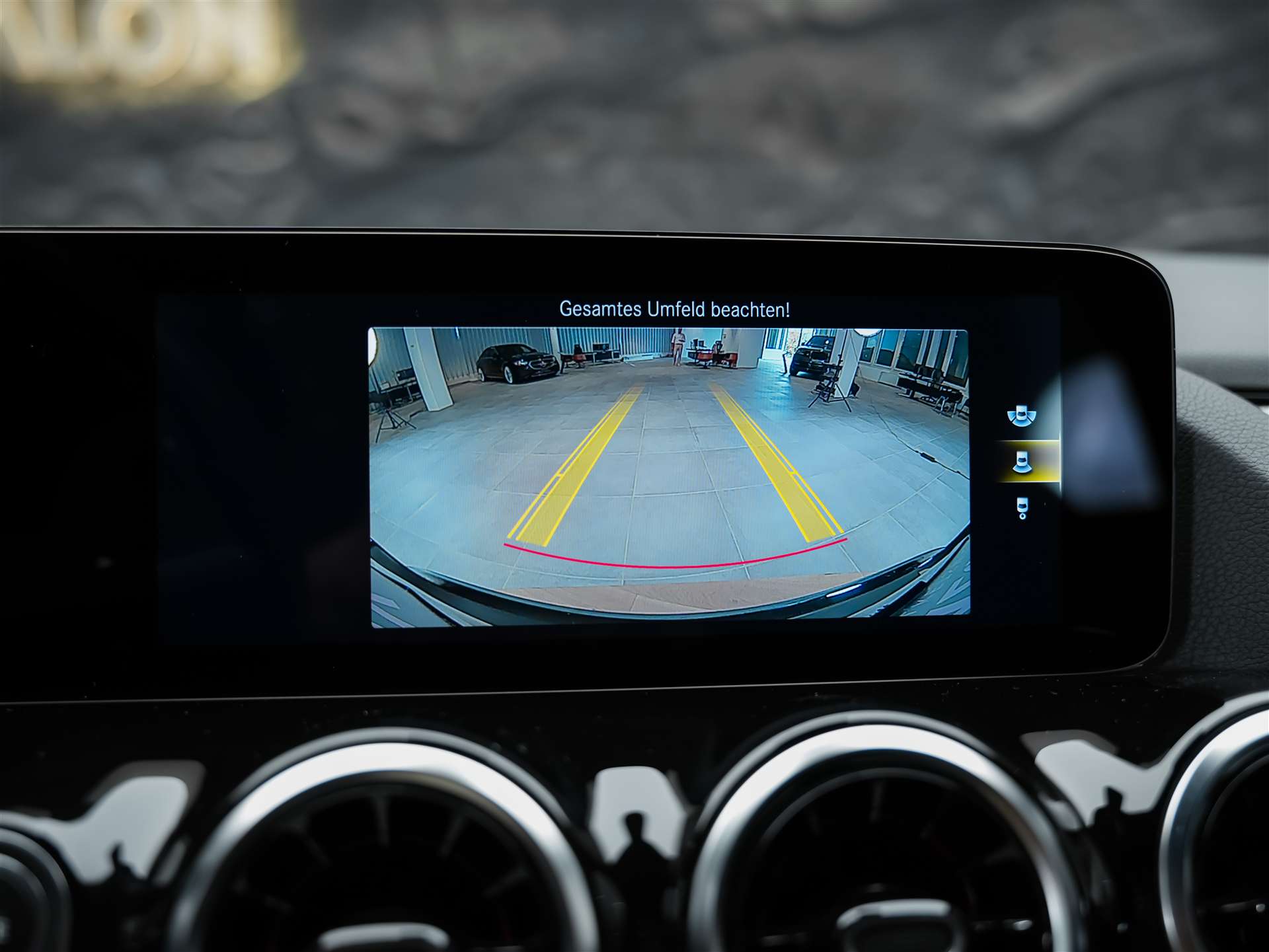 MERCEDES-BENZ GLA 35 AMG 4Matic 8G-Speedshift DCT *ALL BLACK*AHK*Ambientebeleuchtung*-image-39