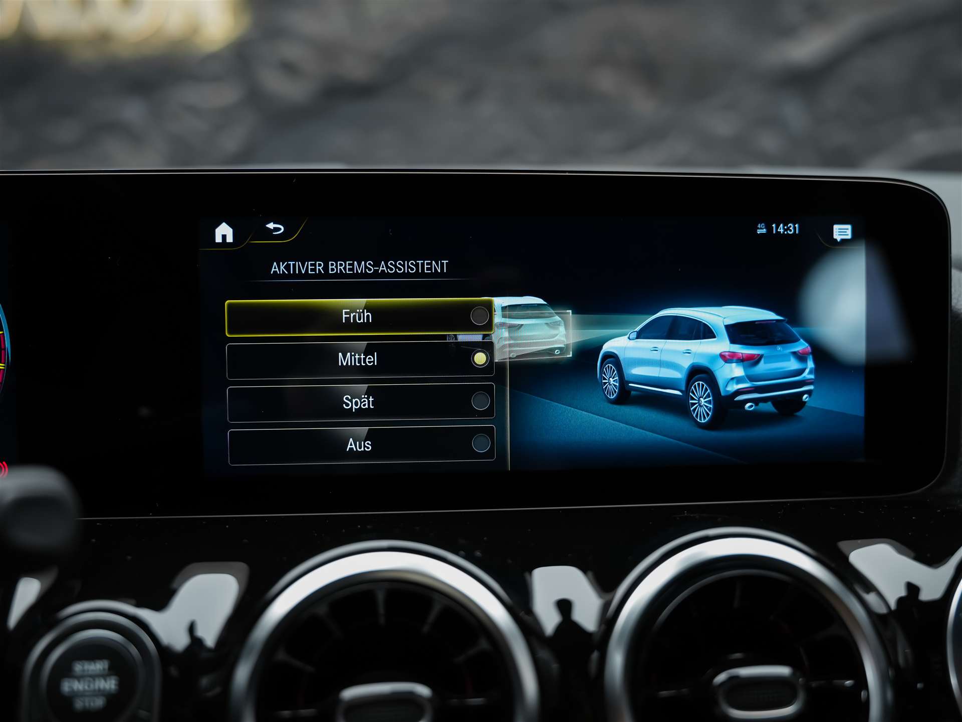 MERCEDES-BENZ GLA 35 AMG 4Matic 8G-Speedshift DCT *ALL BLACK*AHK*Ambientebeleuchtung*-image-35