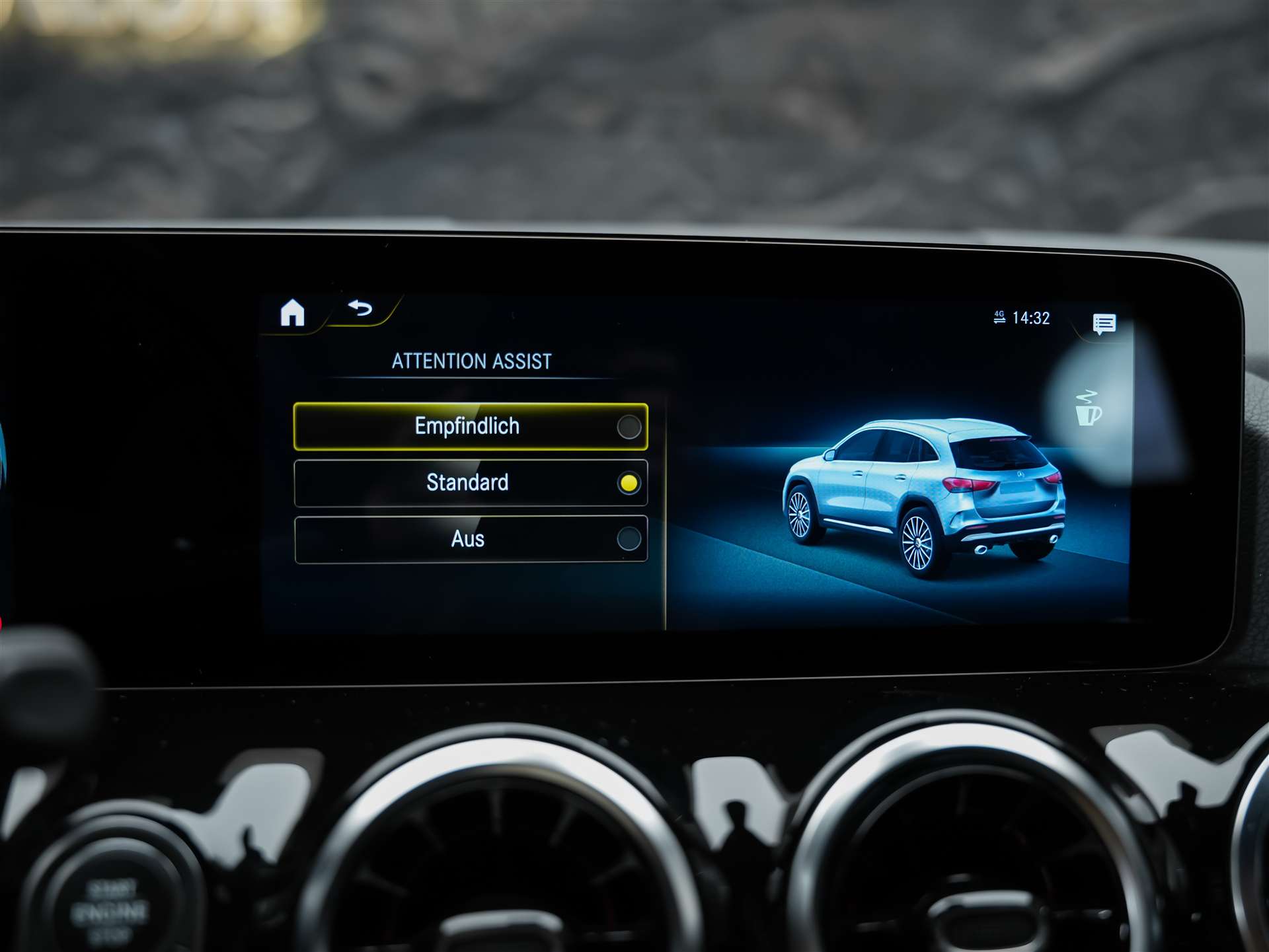 MERCEDES-BENZ GLA 35 AMG 4Matic 8G-Speedshift DCT *ALL BLACK*AHK*Ambientebeleuchtung*-image-36