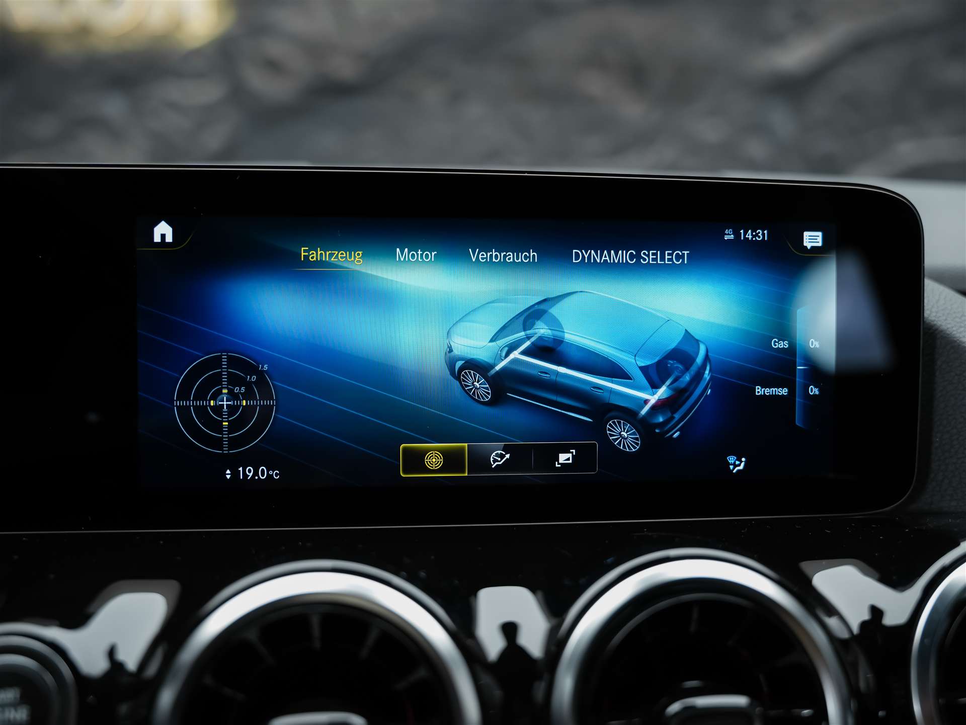 MERCEDES-BENZ GLA 35 AMG 4Matic 8G-Speedshift DCT *ALL BLACK*AHK*Ambientebeleuchtung*-image-31