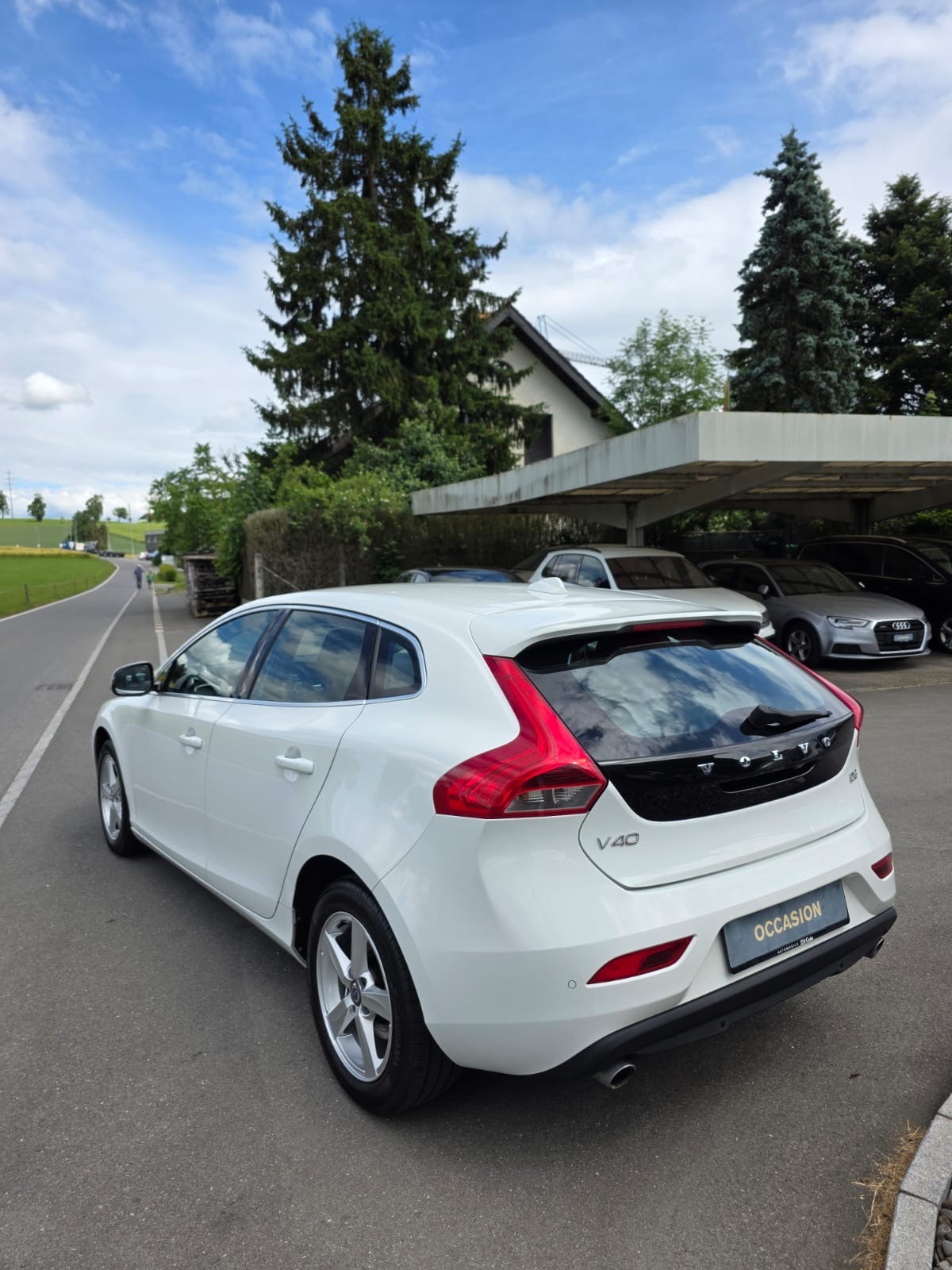 VOLVO V40 D3 Momentum-showroom-element-3