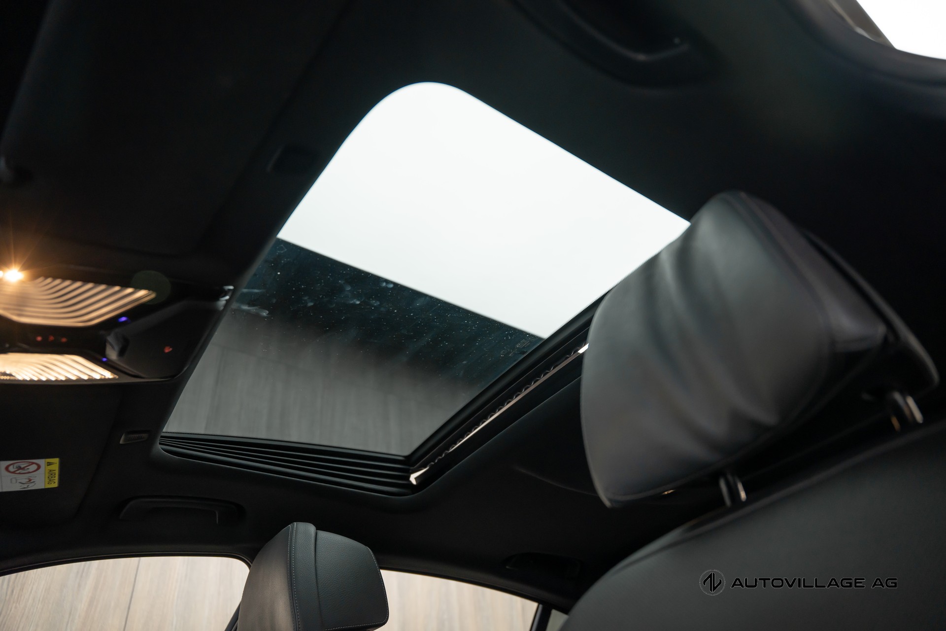 BMW 545e xDrive Pure M Sport Steptronic-image-11