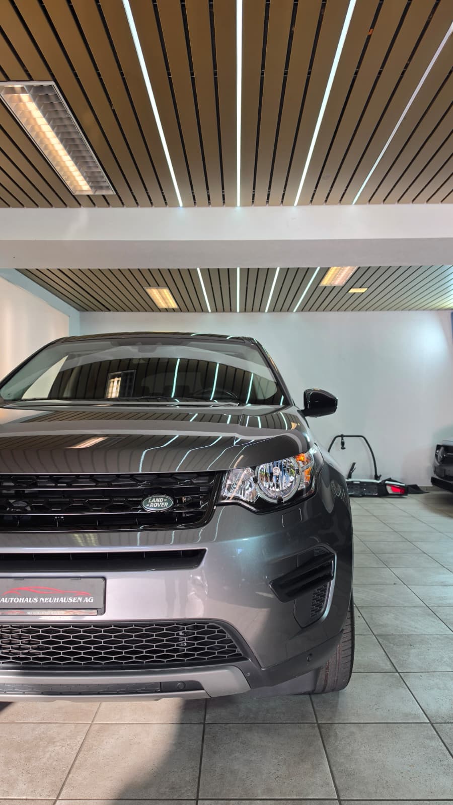 LAND ROVER Discovery Sport 2.0 TD4 HSE, SCHWEIZER FAHZREUG, GUT ERHALTEN, FRISCH AB MFK UND FRISCH AB SERVICE-showroom-element-2
