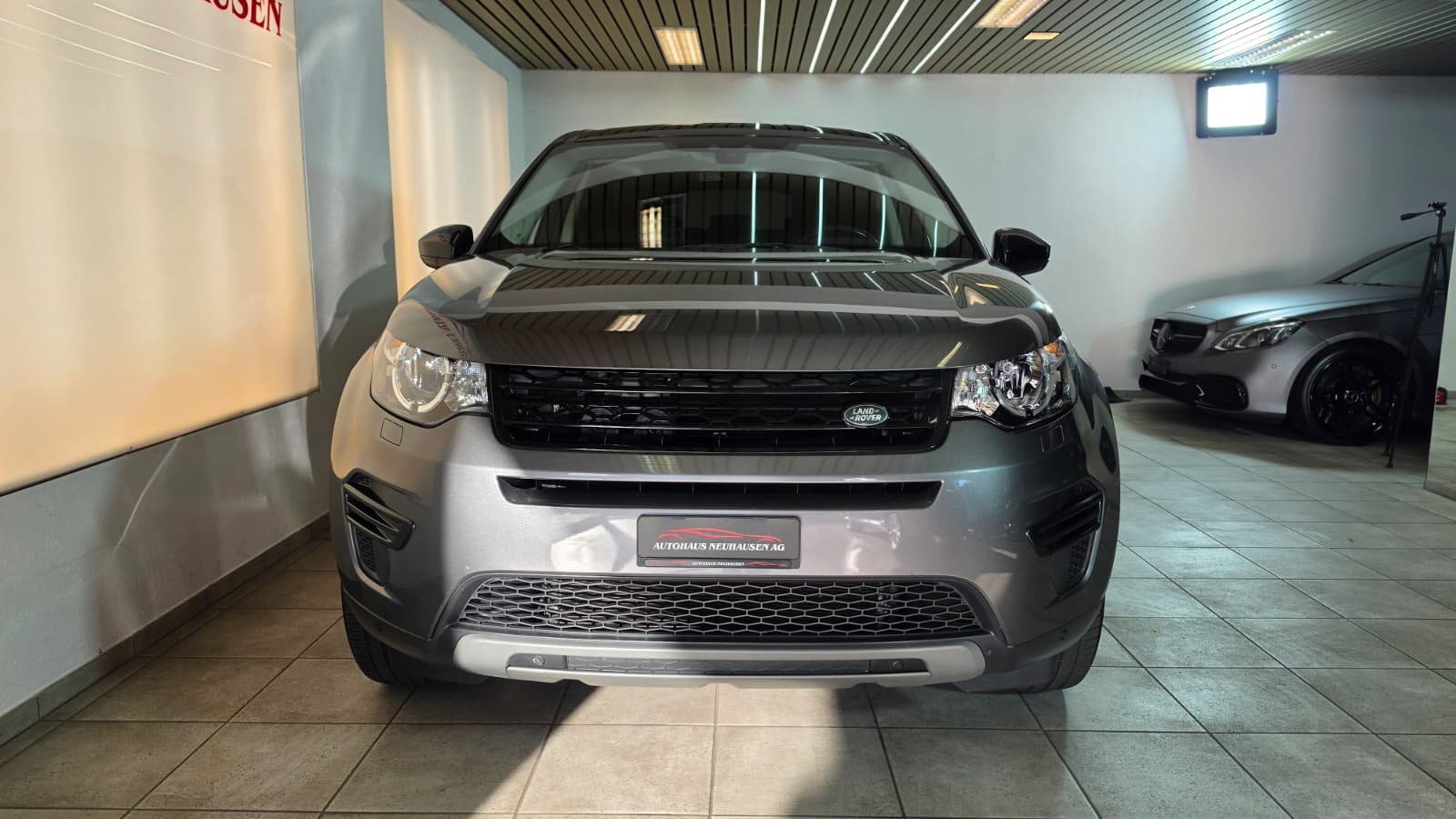 LAND ROVER Discovery Sport 2.0 TD4 HSE, SCHWEIZER FAHZREUG, GUT ERHALTEN, FRISCH AB MFK UND FRISCH AB SERVICE-showroom-element-1