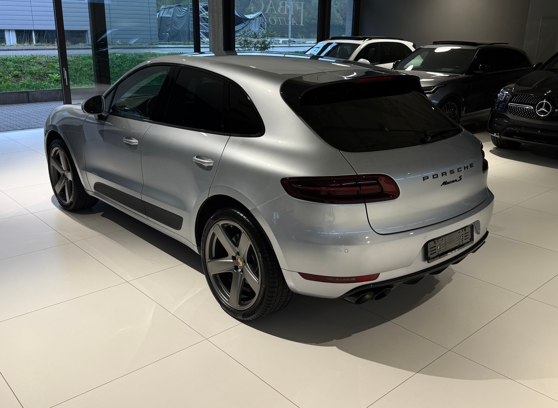 PORSCHE Macan S Diesel PDK / Luftfederung / Apple, Android carplay / 21 Zoll Alu / Distanzregler-image-27