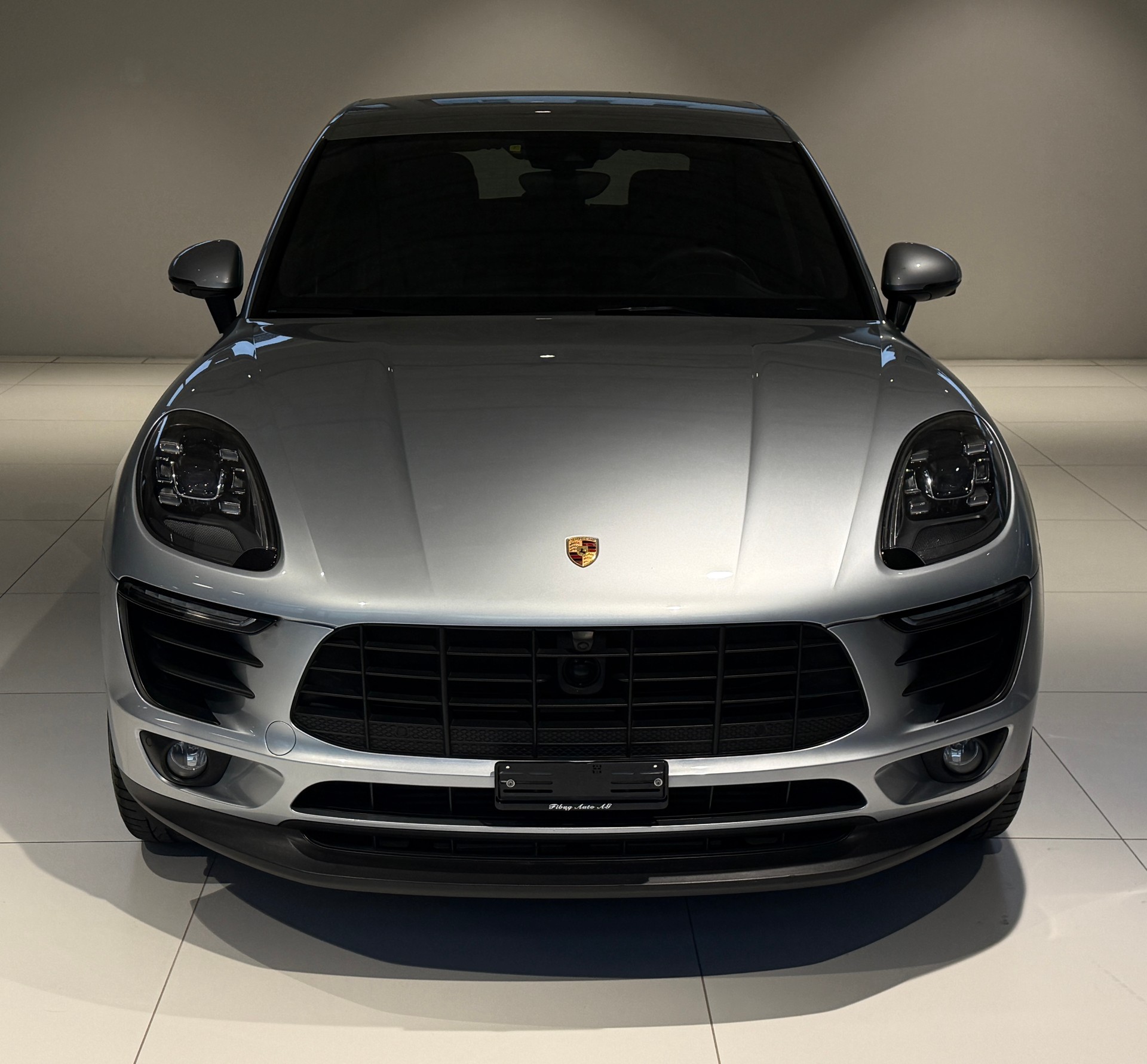 PORSCHE Macan S Diesel PDK / Luftfederung / Apple, Android carplay / 21 Zoll Alu / Distanzregler-showroom-element-2