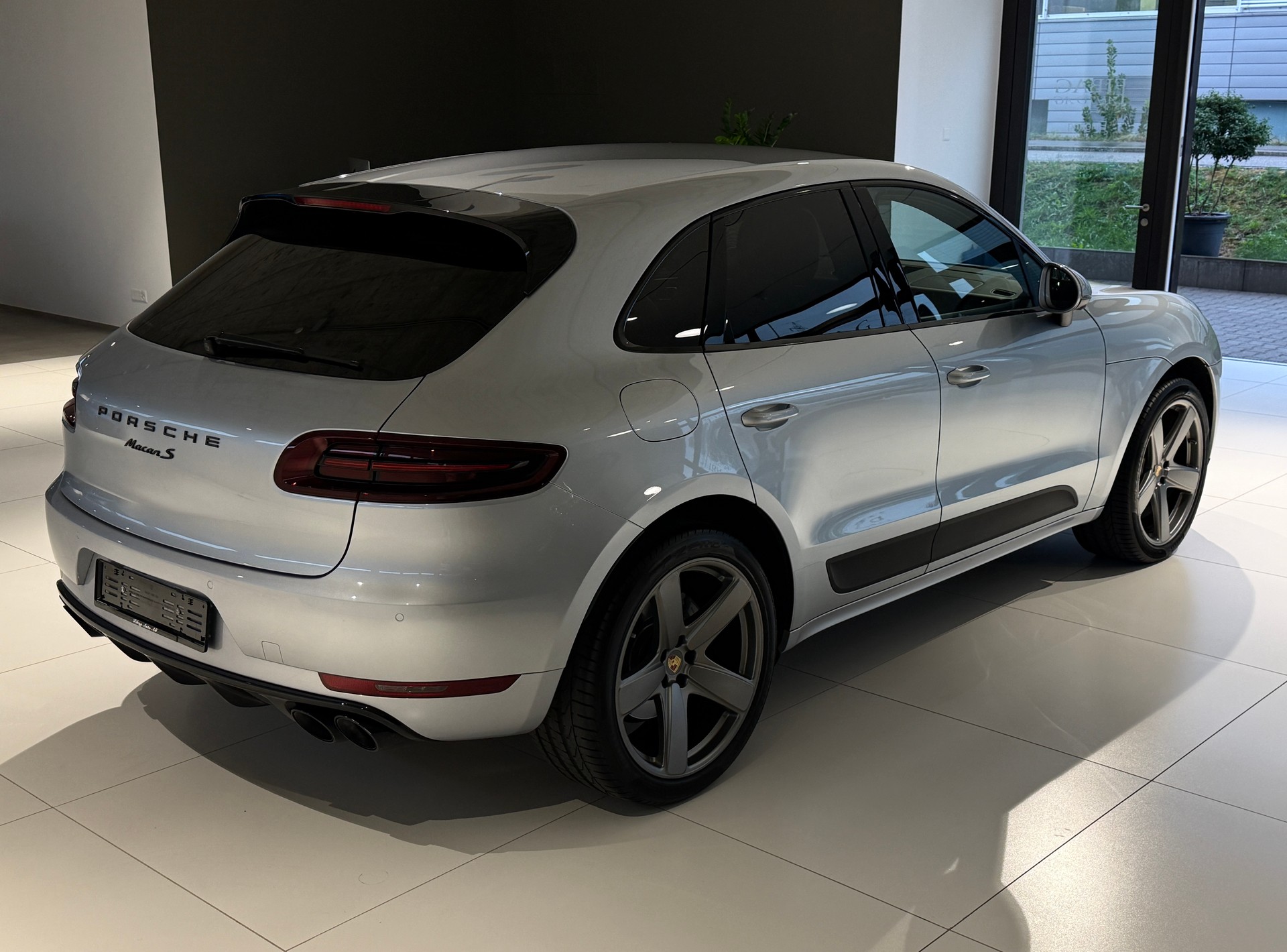 PORSCHE Macan S Diesel PDK / Luftfederung / Apple, Android carplay / 21 Zoll Alu / Distanzregler-image-31