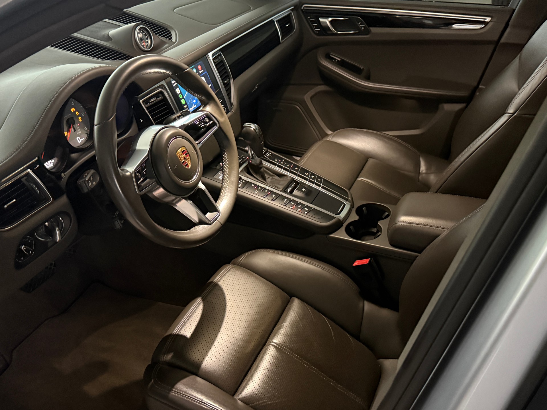 PORSCHE Macan S Diesel PDK / Luftfederung / Apple, Android carplay / 21 Zoll Alu / Distanzregler-image-10