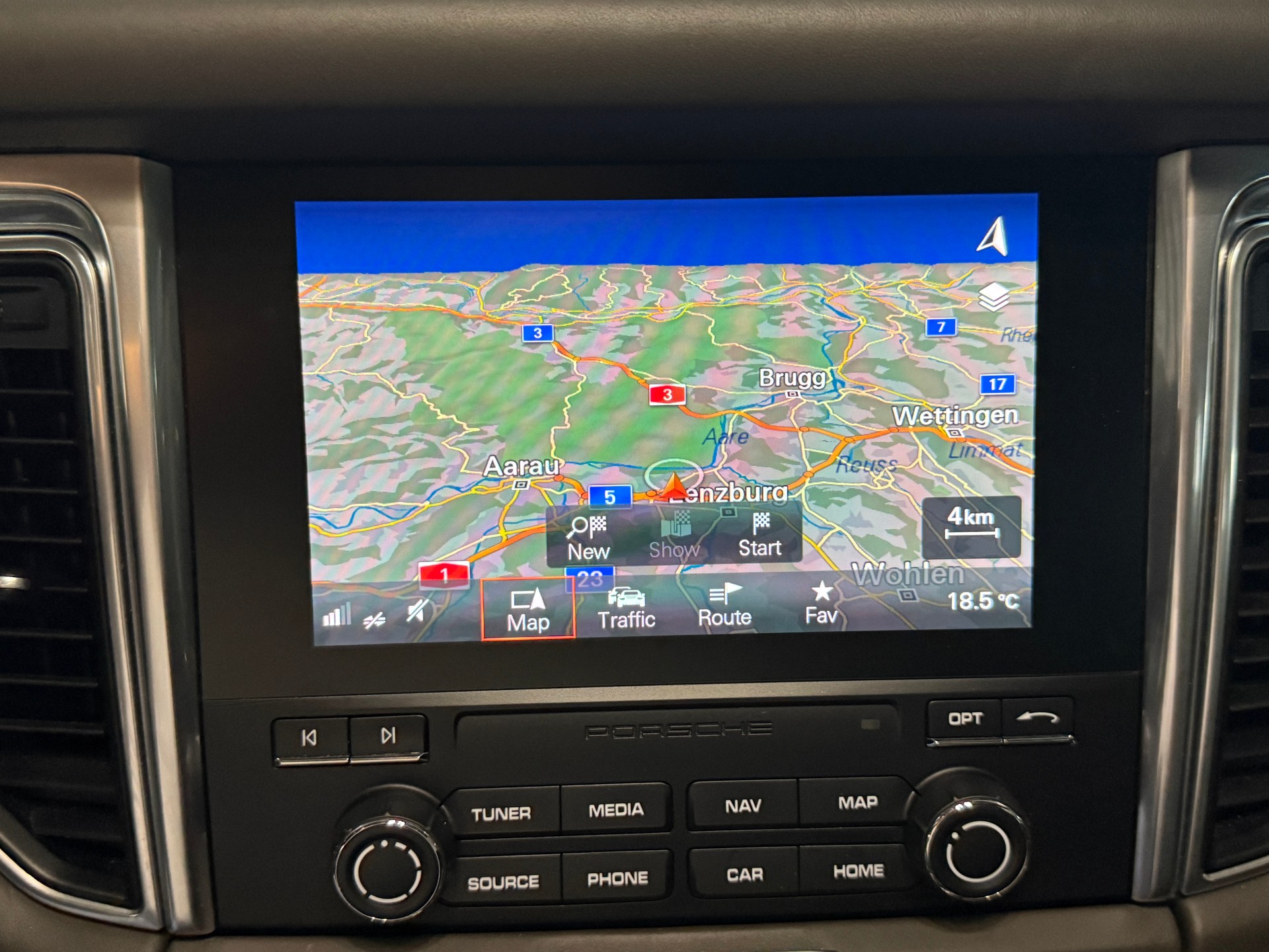 PORSCHE Macan S Diesel PDK / Luftfederung / Apple, Android carplay / 21 Zoll Alu / Distanzregler-image-24