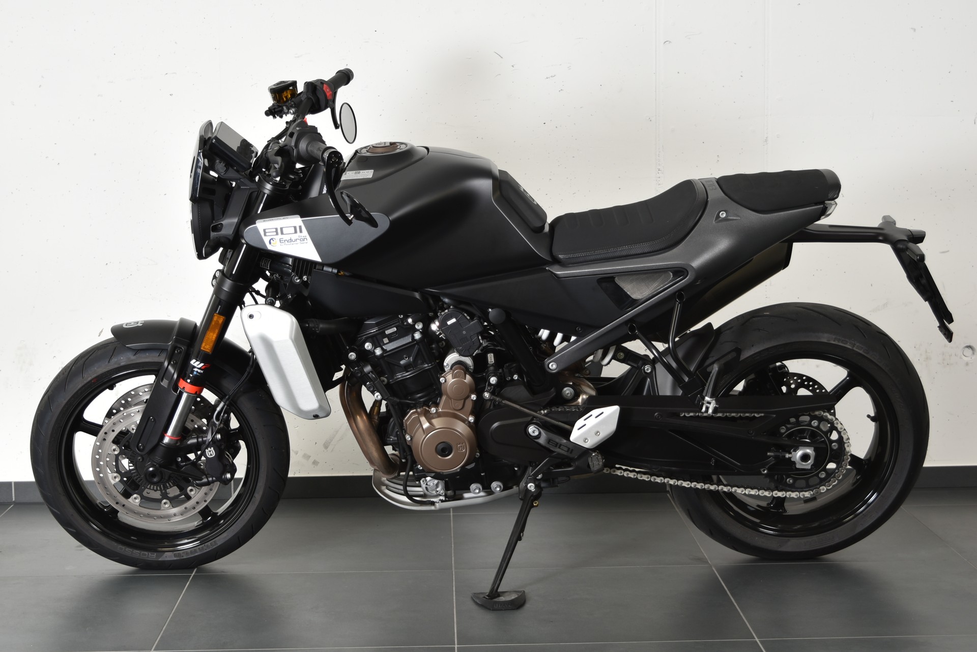 HUSQVARNA SVARTPILEN 801-image-0