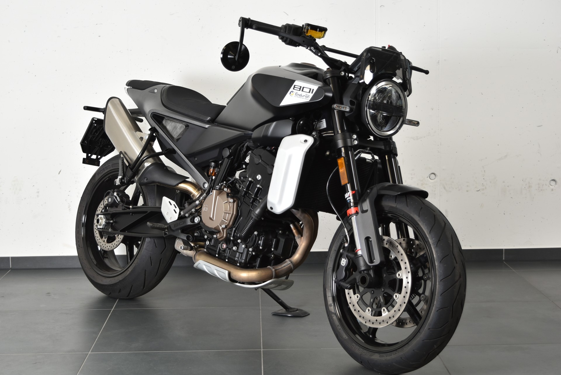 HUSQVARNA SVARTPILEN 801-image-2