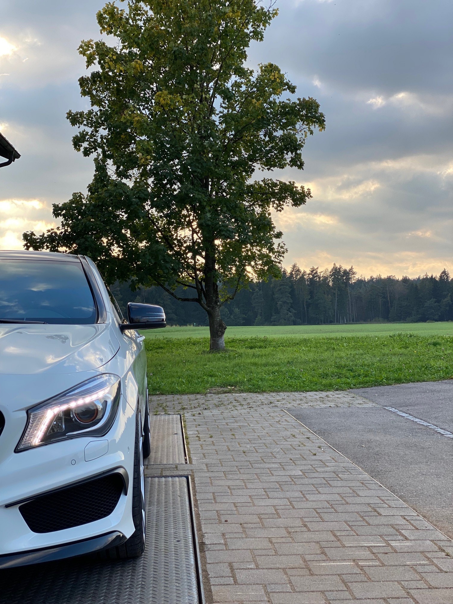 MERCEDES-BENZ CLA Shooting Brake 45 AMG 4Matic Speedshift-showroom-element-2