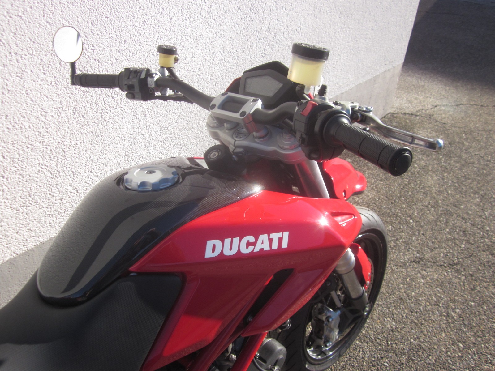DUCATI Hypermotard 1100-image-3