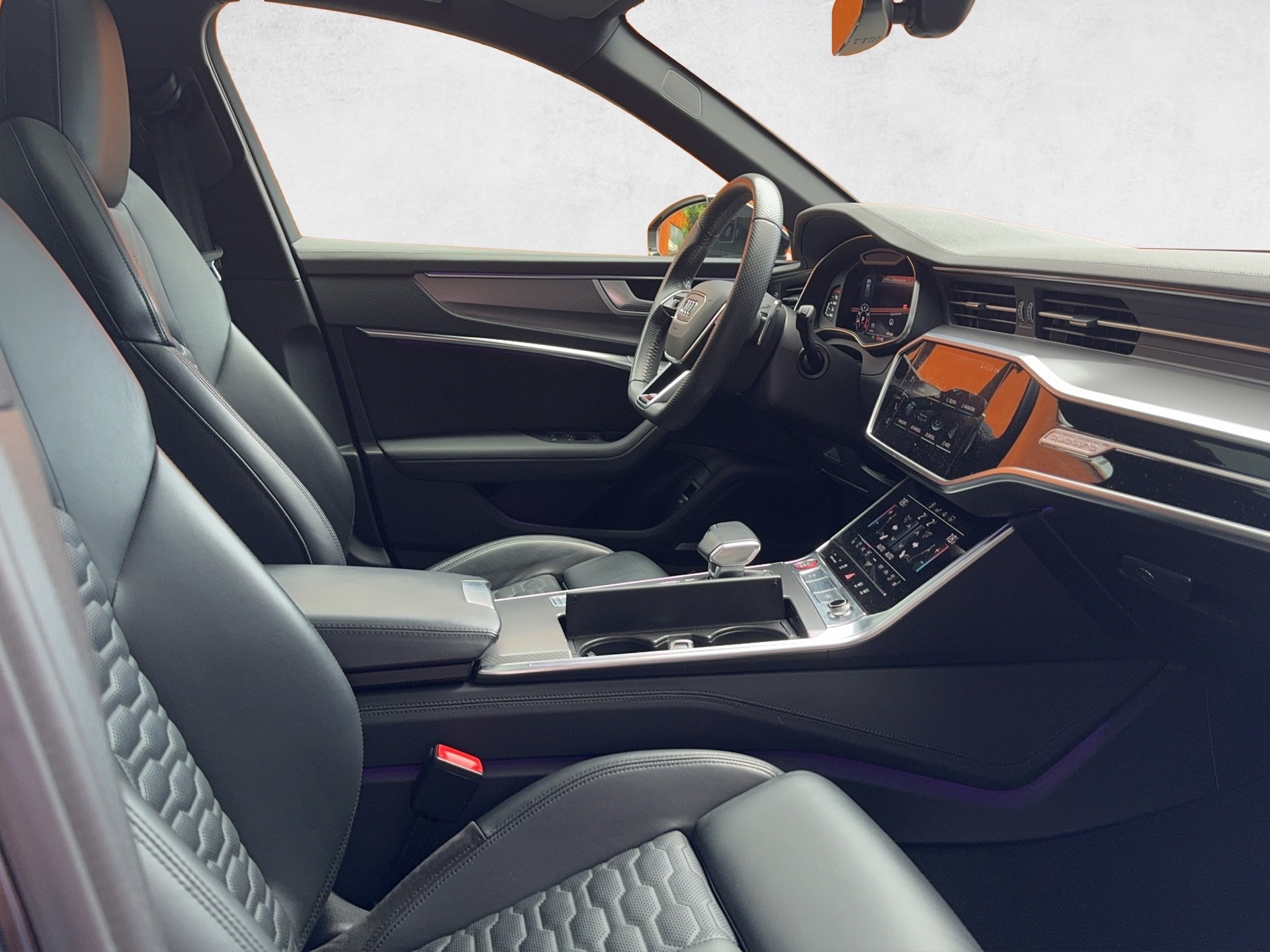 AUDI RS6 Avant 4.0 TFSI V8 quattro-image-12