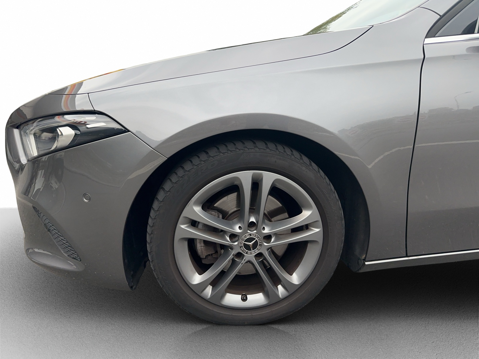 MERCEDES-BENZ A 200 Style 7G-DCT-image-13