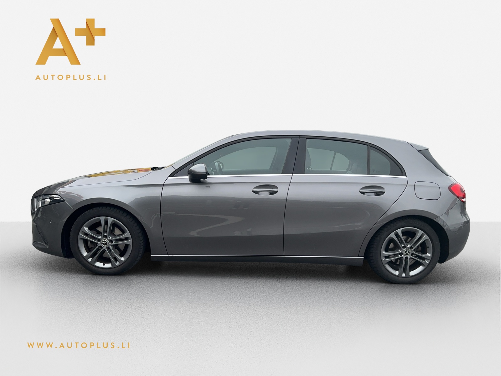 MERCEDES-BENZ A 200 Style 7G-DCT-image-4