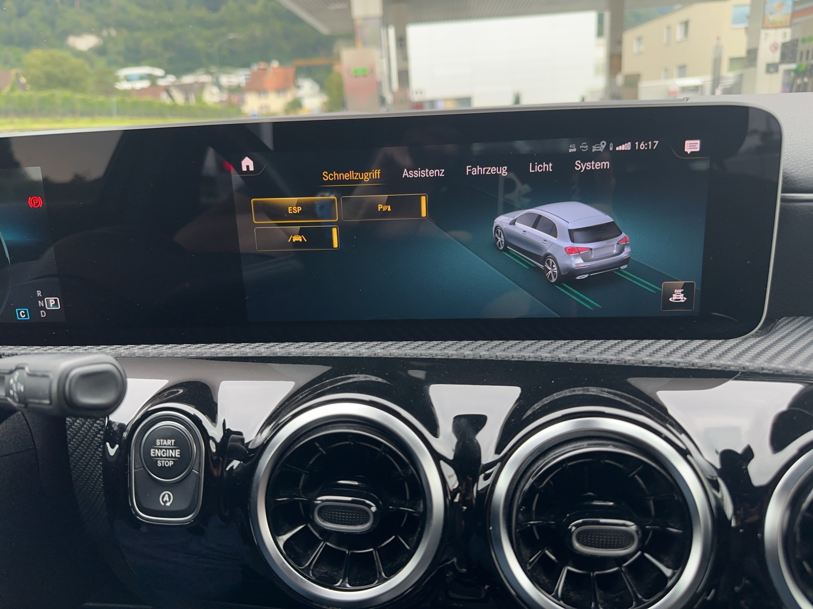 MERCEDES-BENZ A 200 Style 7G-DCT-image-9