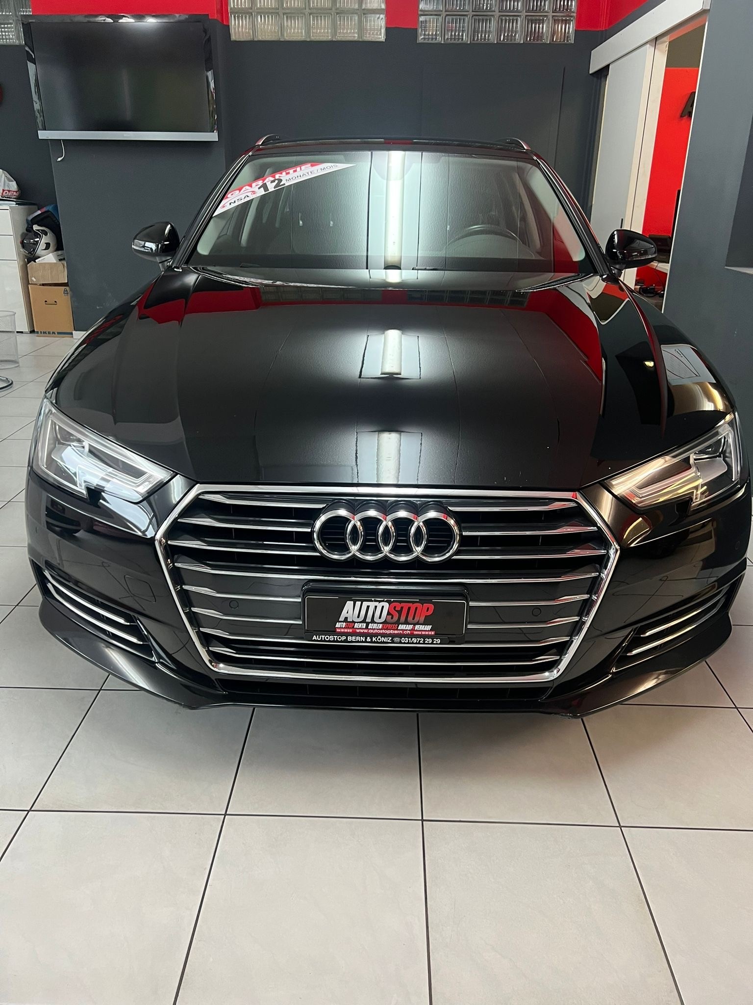 AUDI A4 Avant 2.0 TDI Design S-tronic-showroom-element-3