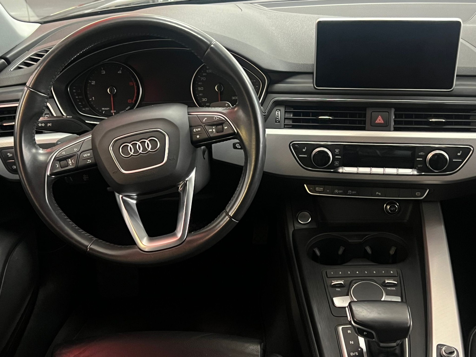 AUDI A4 Avant 2.0 TDI Design S-tronic-image-5