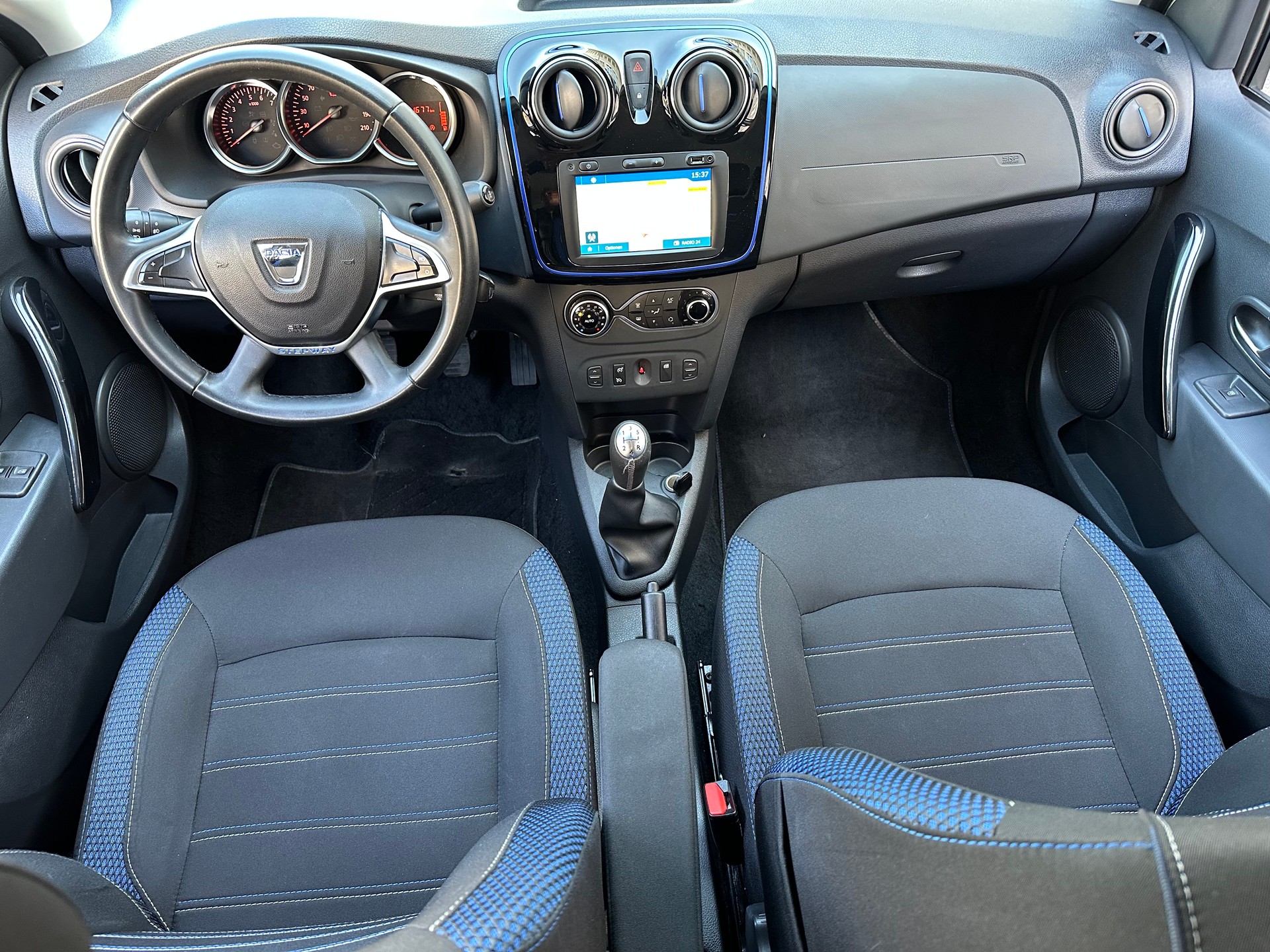 DACIA Sandero Tce 100 Celebration-image-8