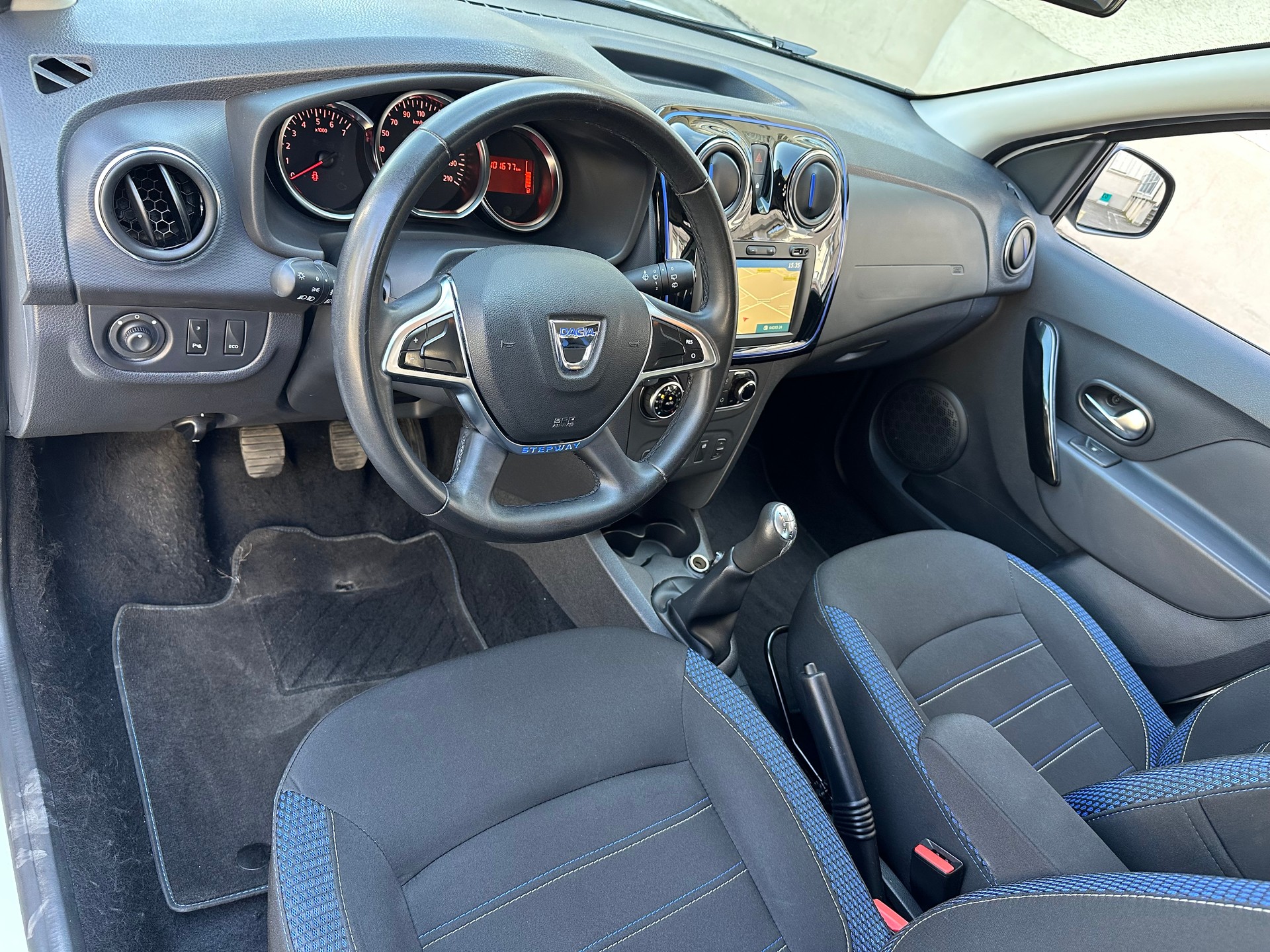 DACIA Sandero Tce 100 Celebration-image-9