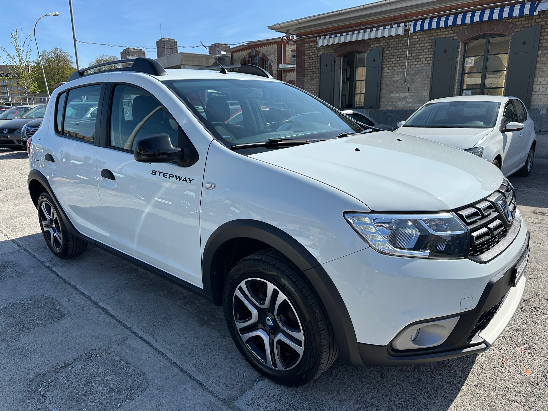 DACIA Sandero Tce 100 Celebration-showroom-element-2