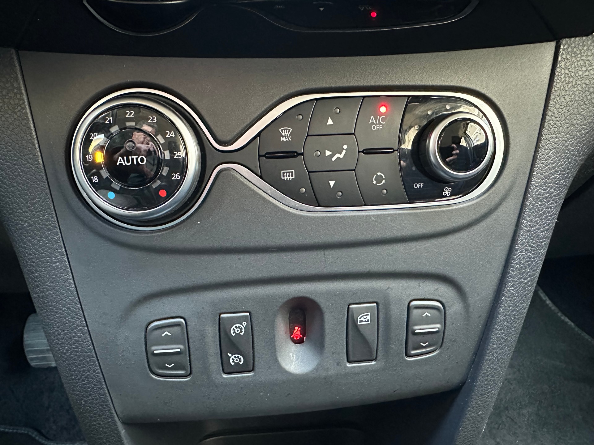 DACIA Sandero Tce 100 Celebration-image-18