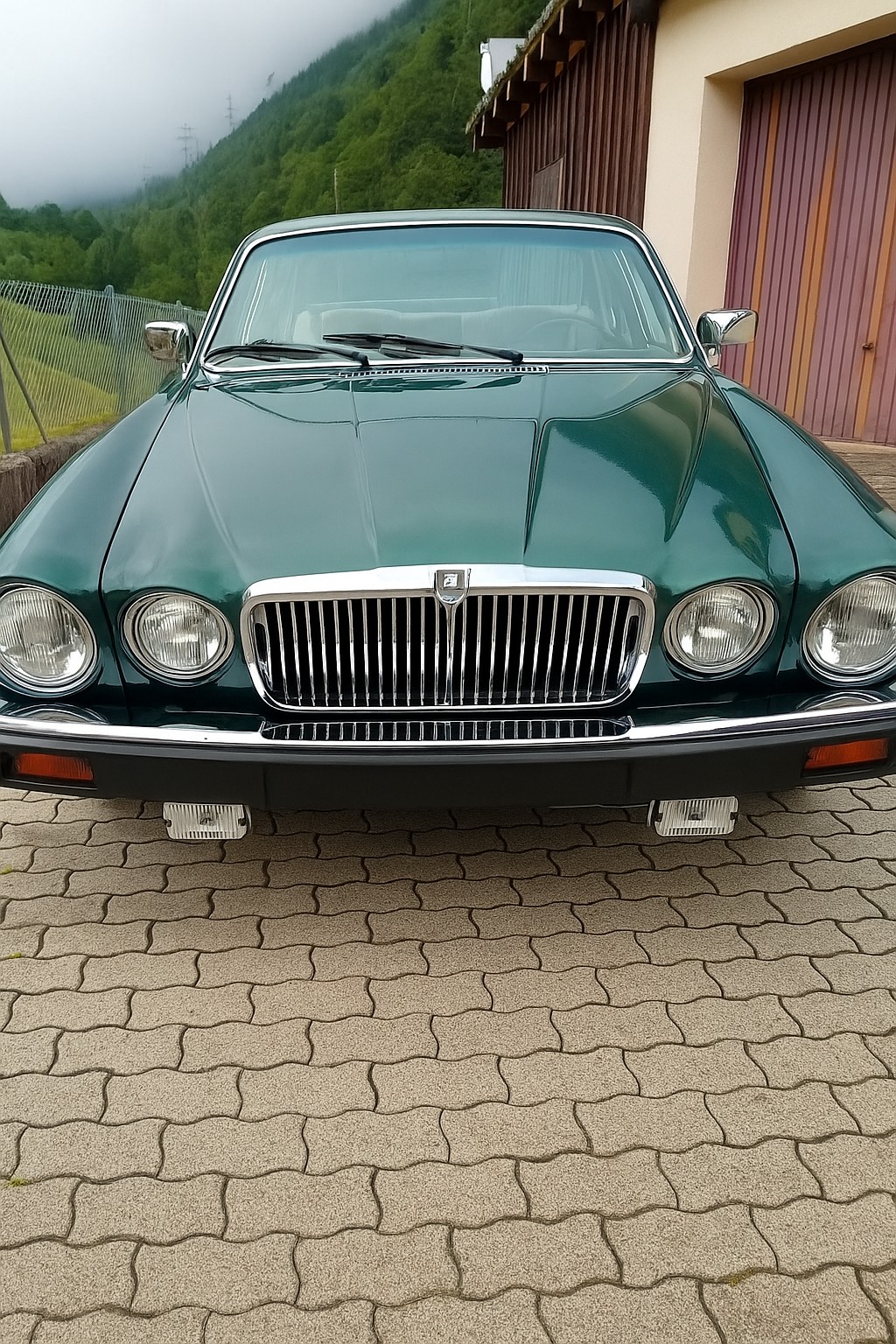 JAGUAR XJ6 4.2 Swiss-image-4