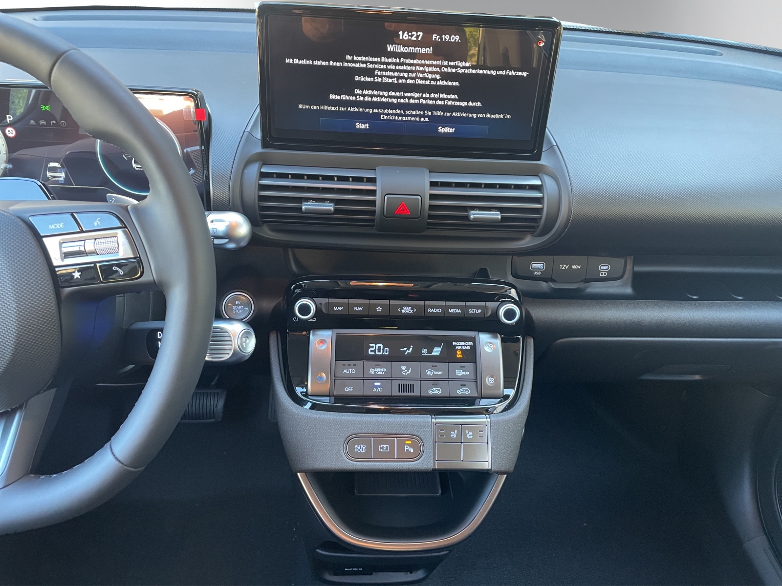 HYUNDAI Inster 49kWh Amplia-image-8