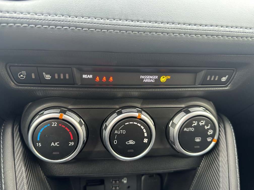MAZDA 2 1.5 90 Revolution-image-10