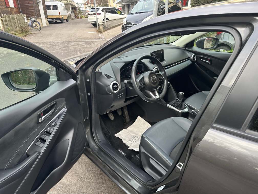 MAZDA 2 1.5 90 Revolution-showroom-element-3