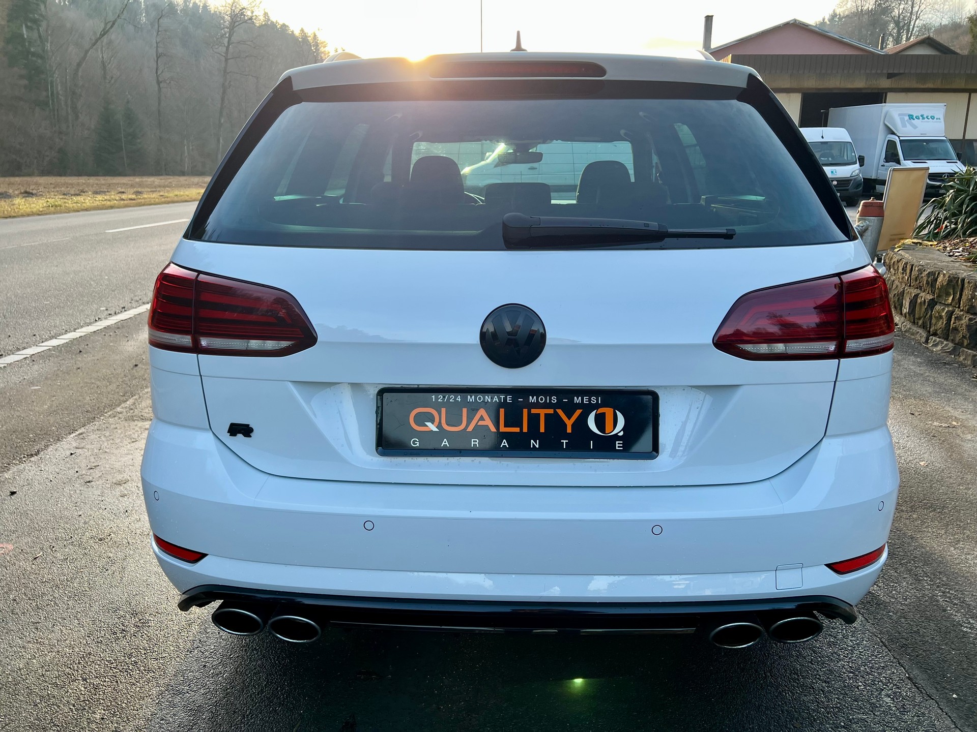 VW Golf Variant 2.0 TSI R 4Motion DSG-showroom-element-3
