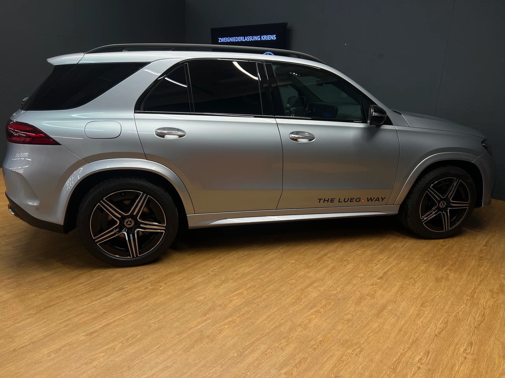 MERCEDES-BENZ GLE 350 de 4M - AMG / DISTRONIC / 360 Grad Kamera / Panorama-Dach / Memory-image-6