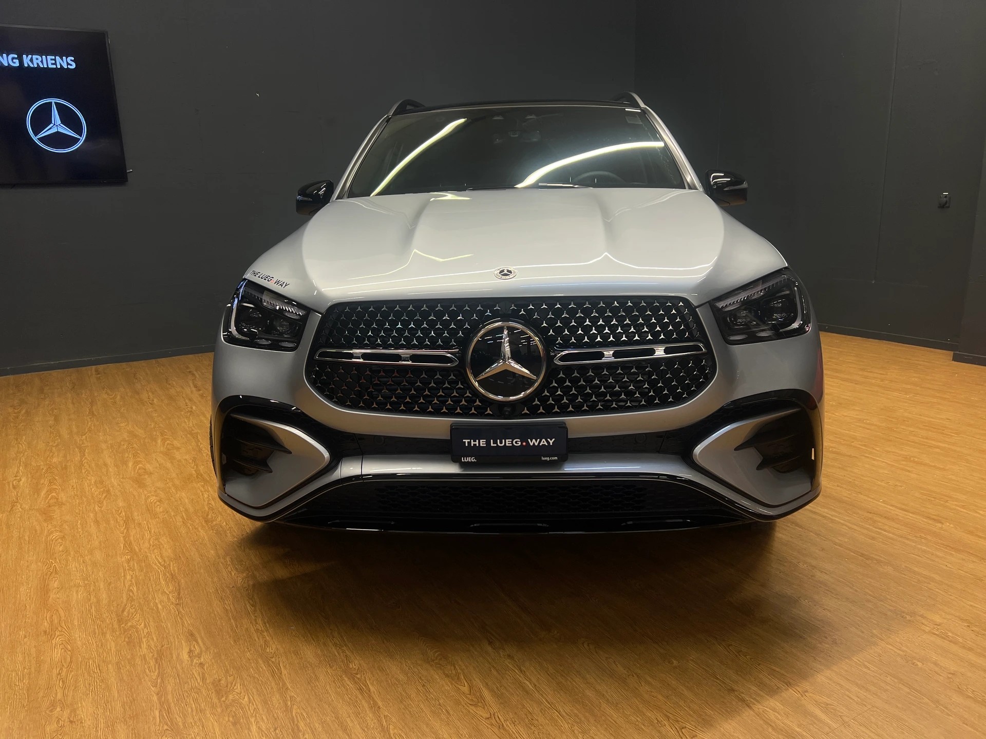 MERCEDES-BENZ GLE 350 de 4M - AMG / DISTRONIC / 360 Grad Kamera / Panorama-Dach / Memory-image-4
