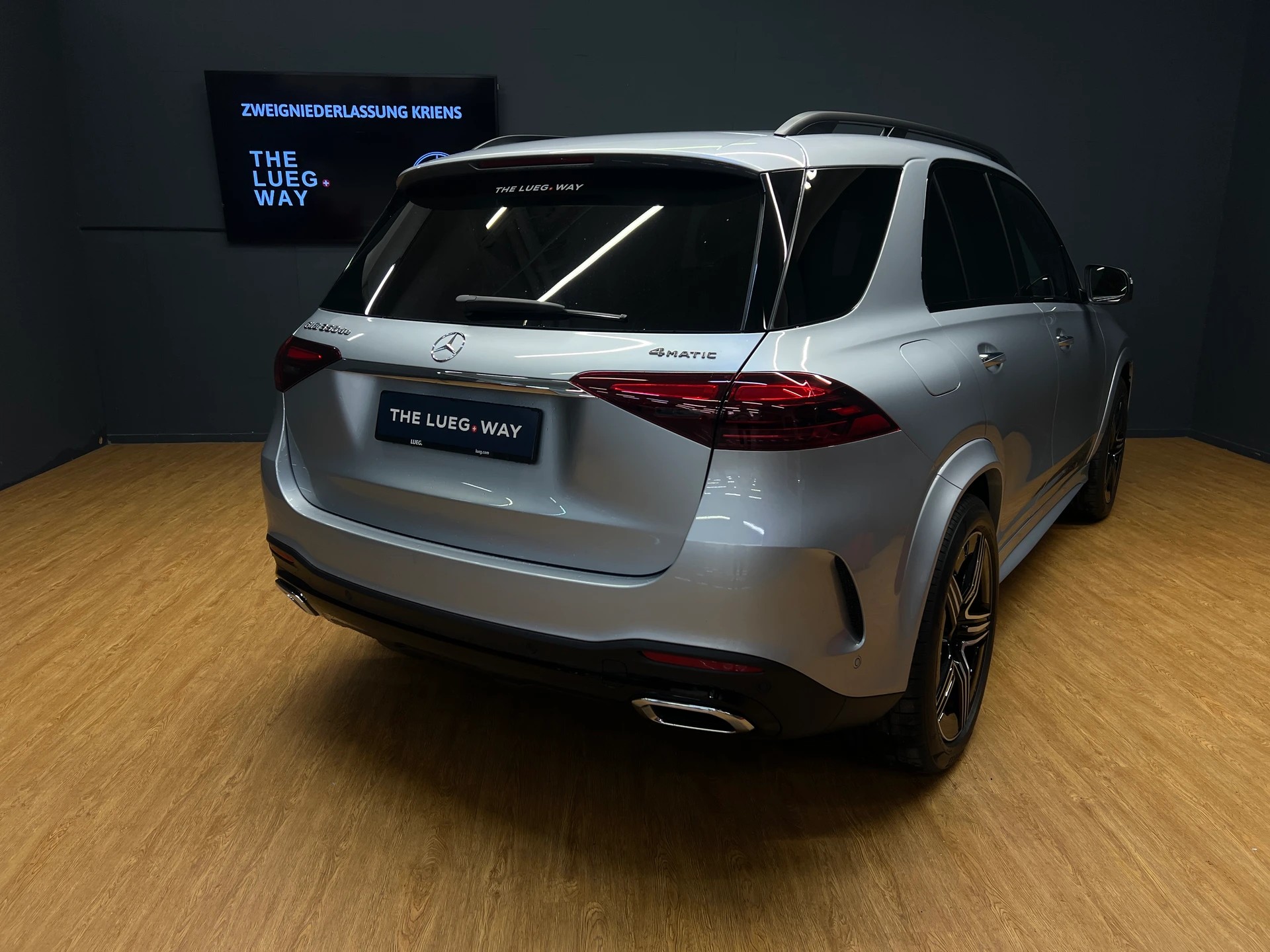 MERCEDES-BENZ GLE 350 de 4M - AMG / DISTRONIC / 360 Grad Kamera / Panorama-Dach / Memory-image-8